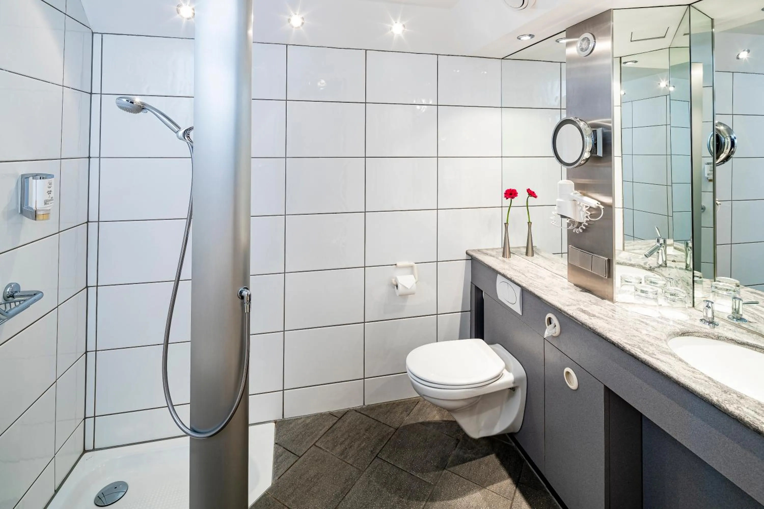 Bathroom in Hotel Roth am Strande