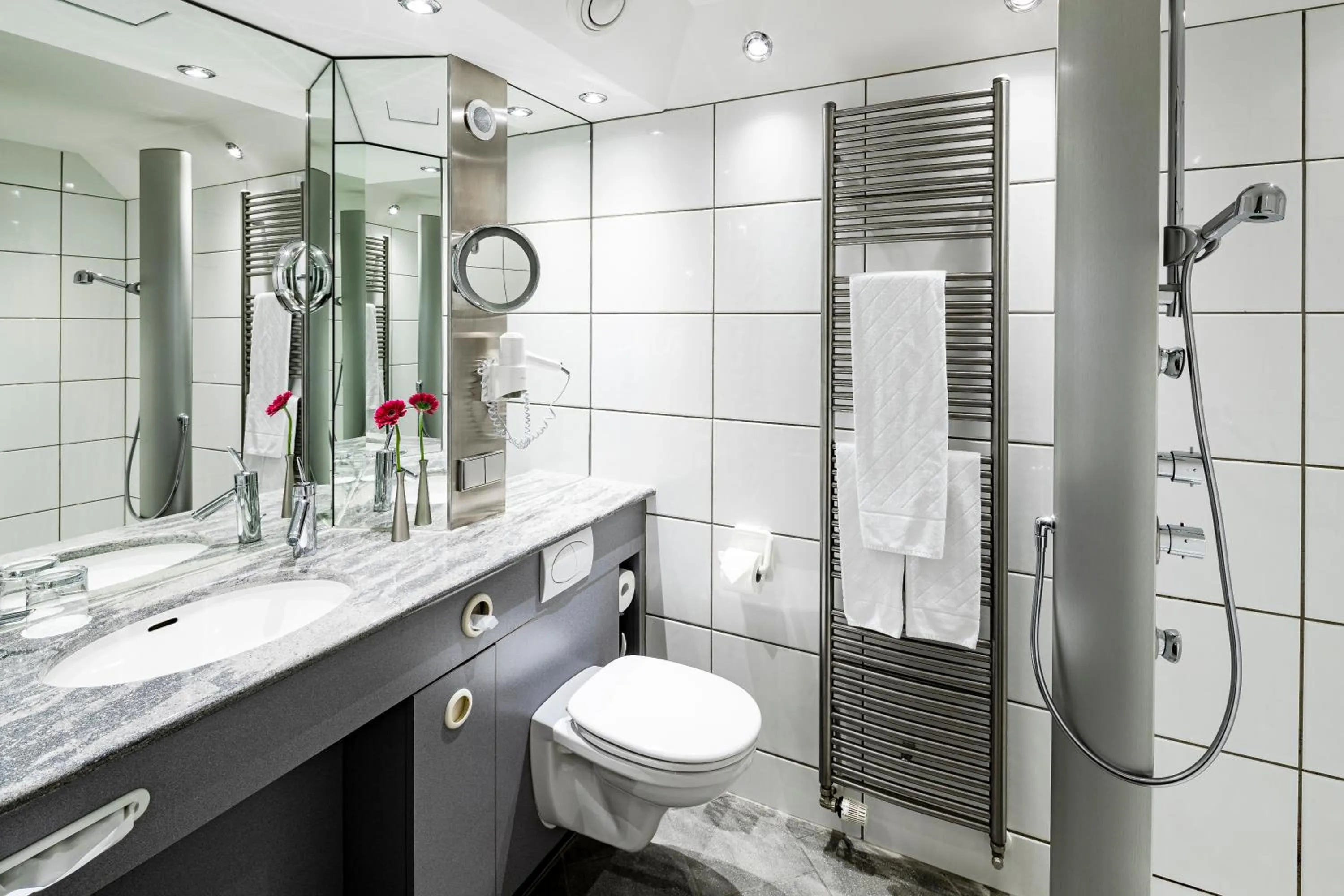 Bathroom in Hotel Roth am Strande