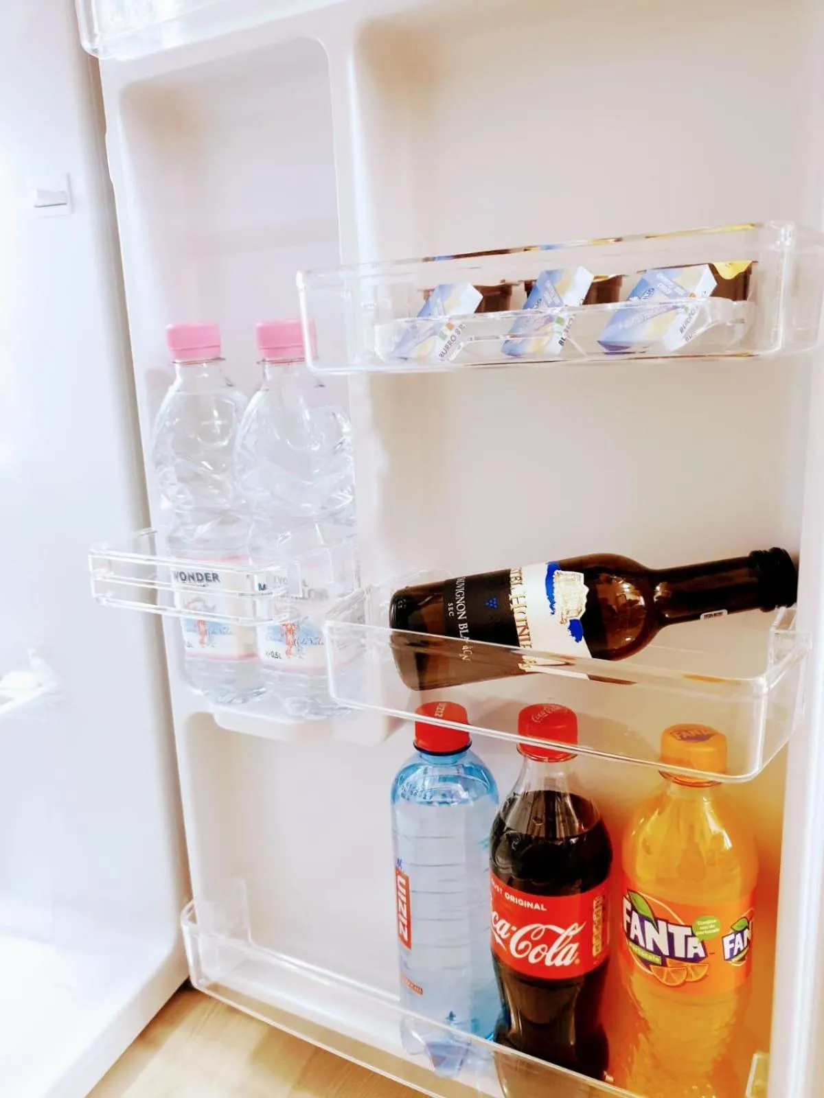 Drinks in Chic Studio