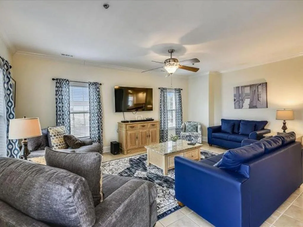 Living room in Ocean View Luxury Rental - Sleeps 16