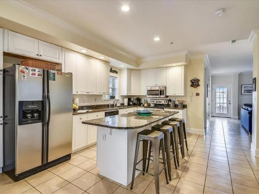 Kitchen or kitchenette in Ocean View Luxury Rental - Sleeps 16