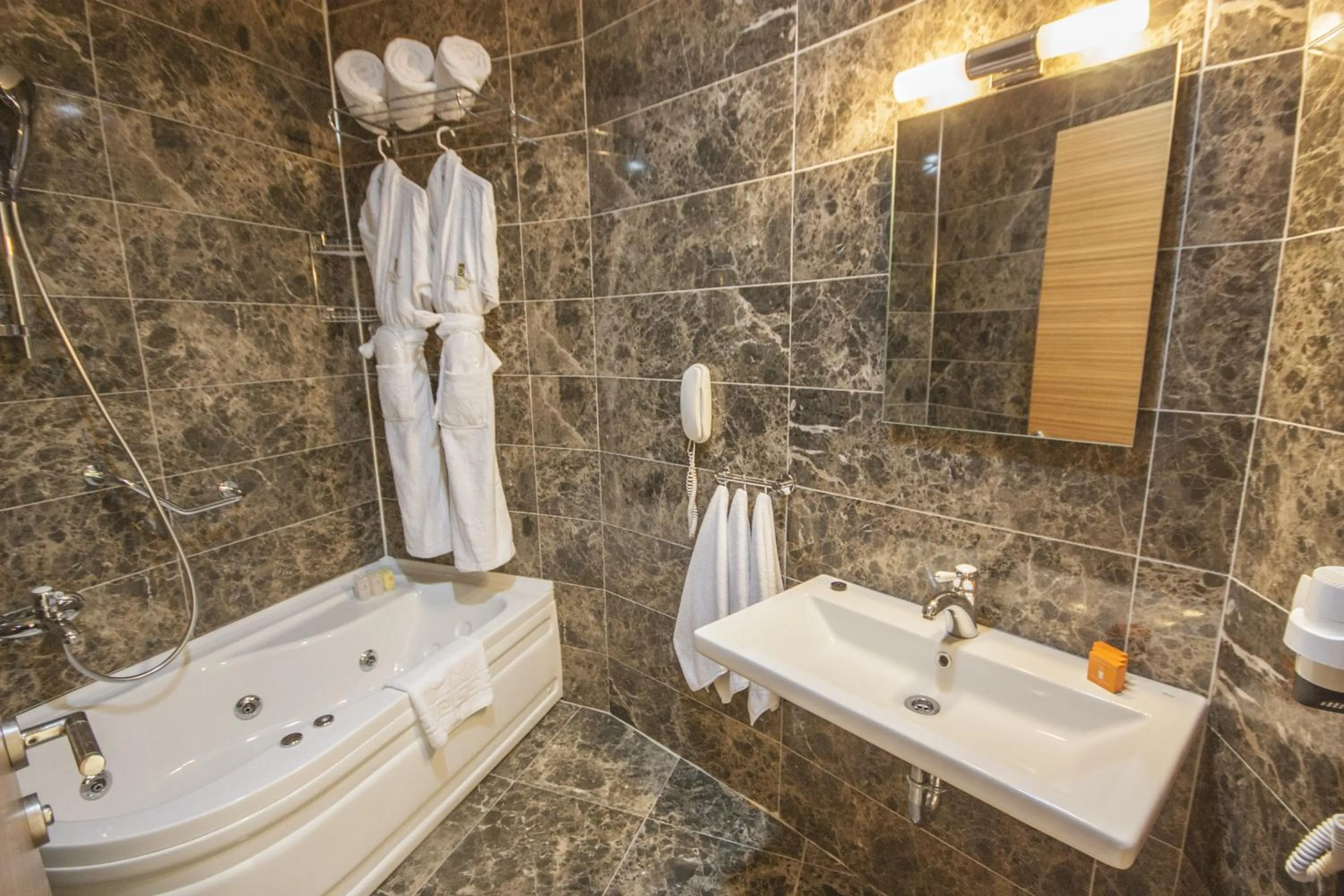 Shower in Dragut Point South Hotel-All Inclusive