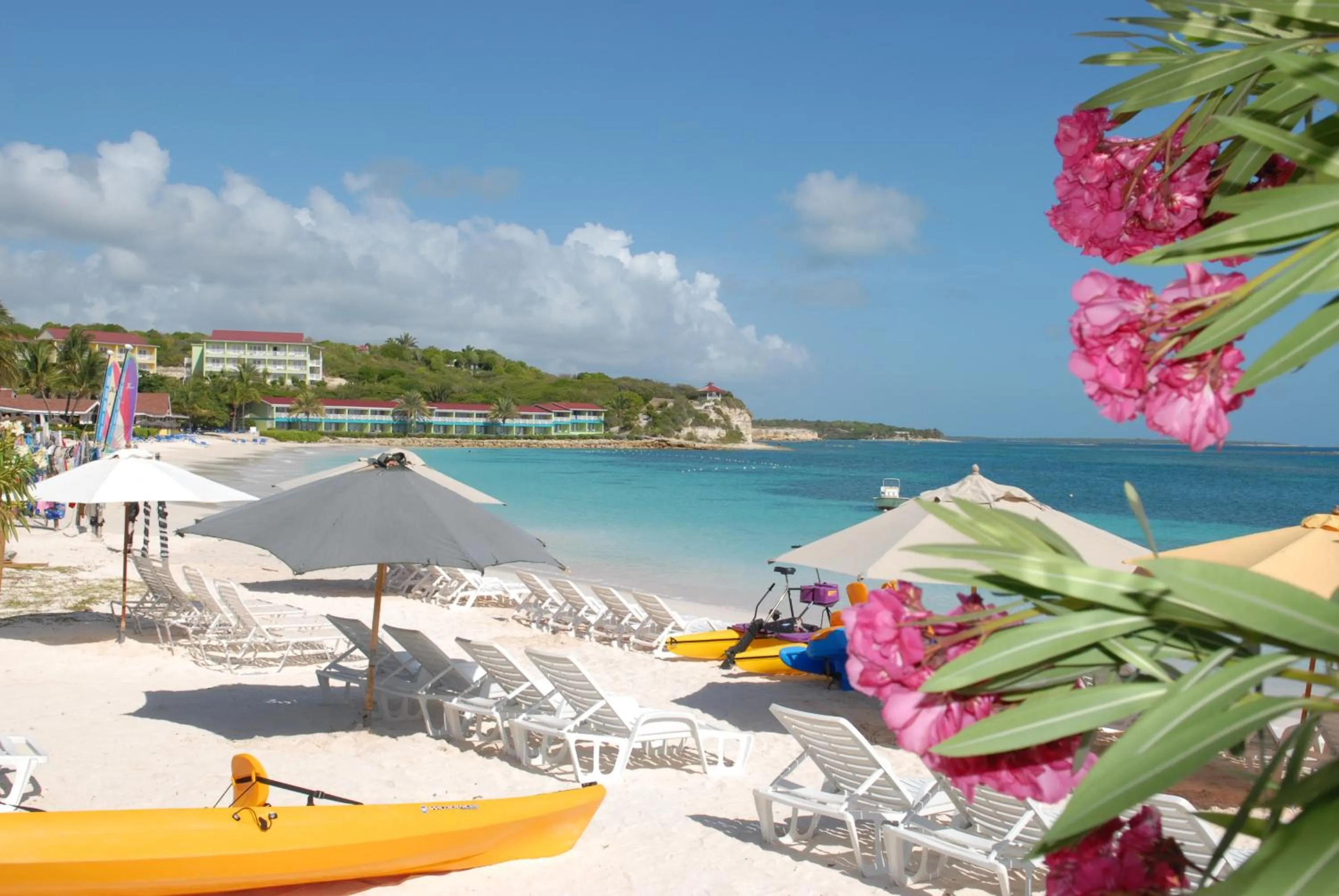 Restaurant/places to eat in Villa Touloulou