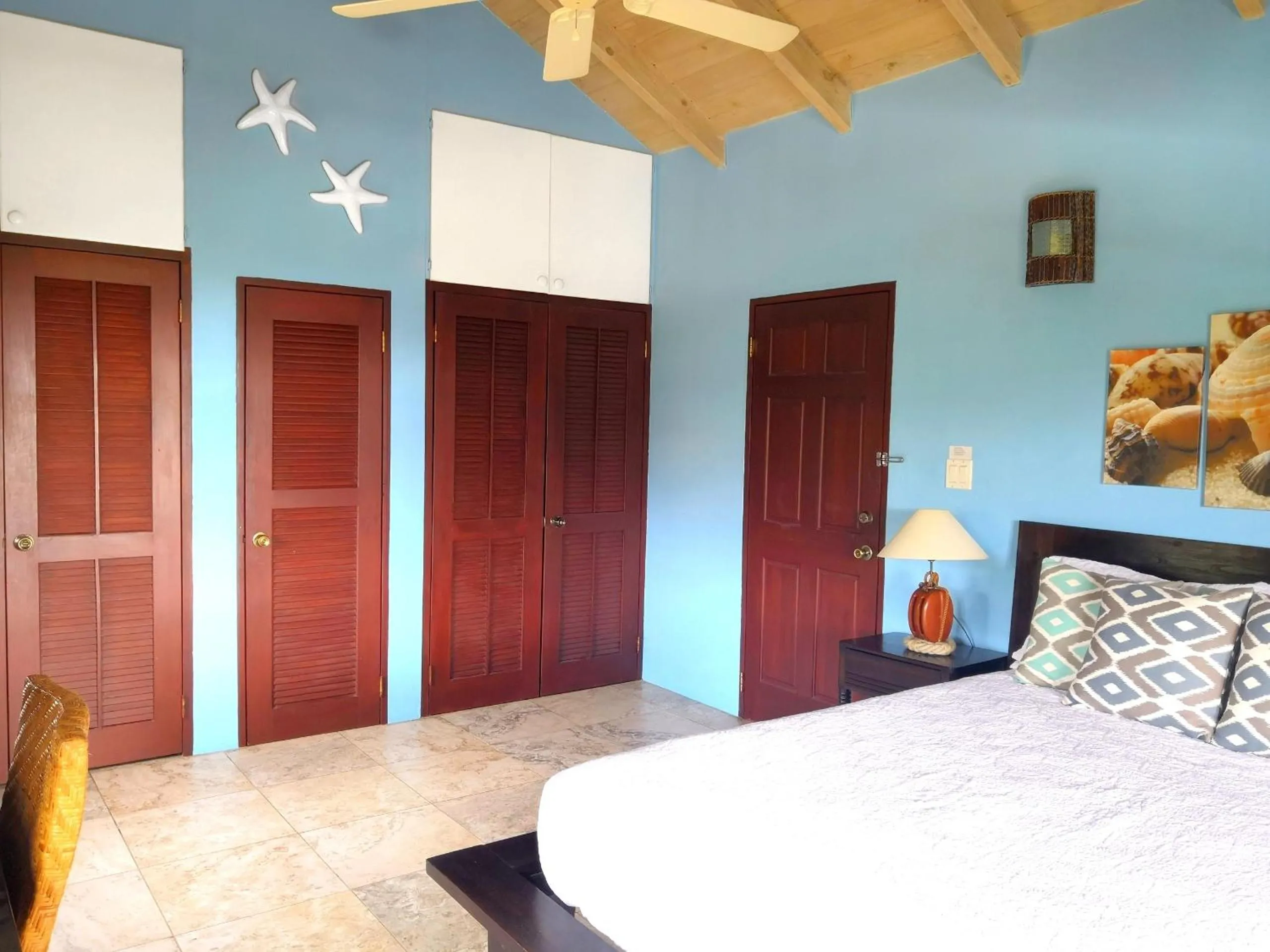 Bed in Villa Touloulou