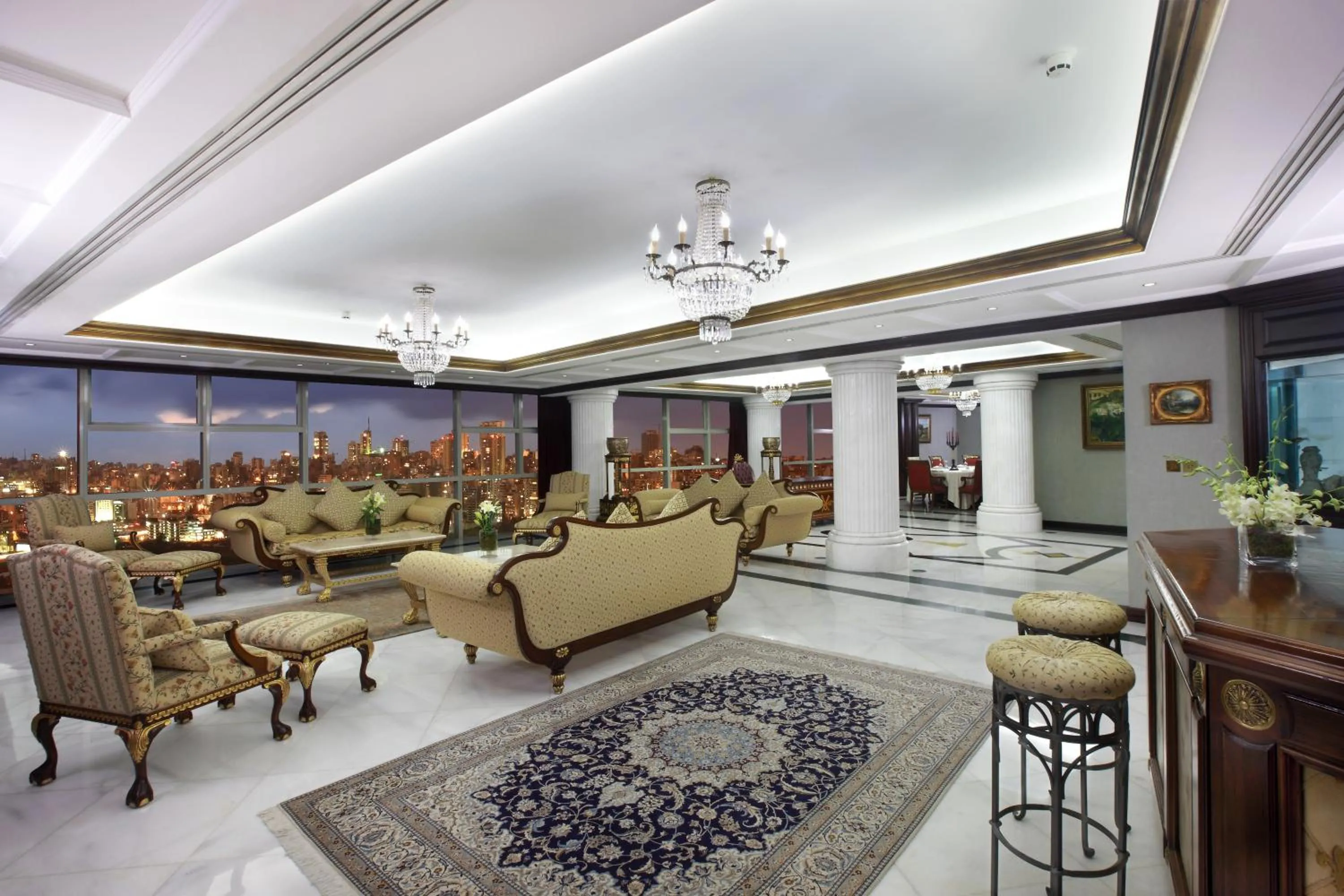 Living room in Habtoor Metropolitan Palace Hotel