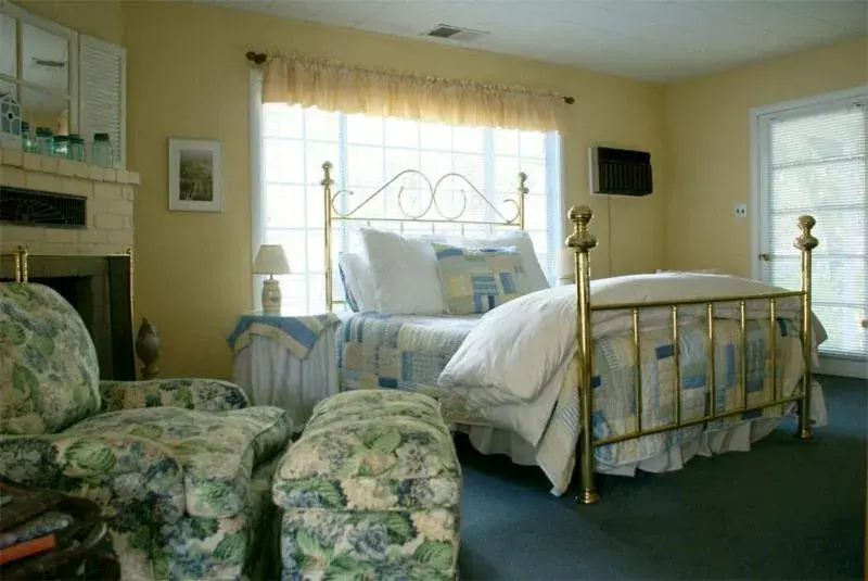 Trailside Inn Bed and Breakfast Trailside Inn Bed and Breakfast