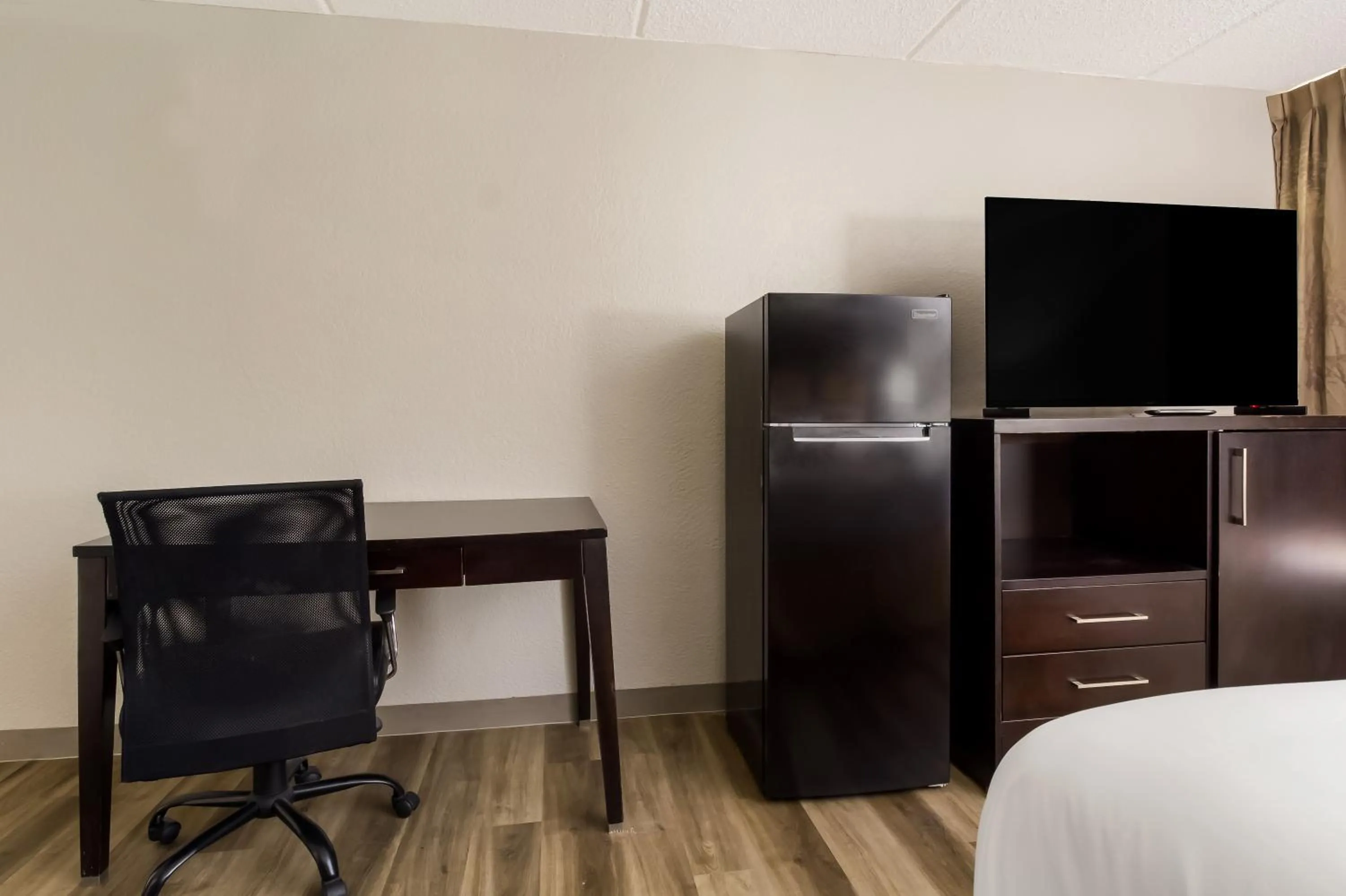 Bed in Clarion Pointe Lake Jackson - Clute