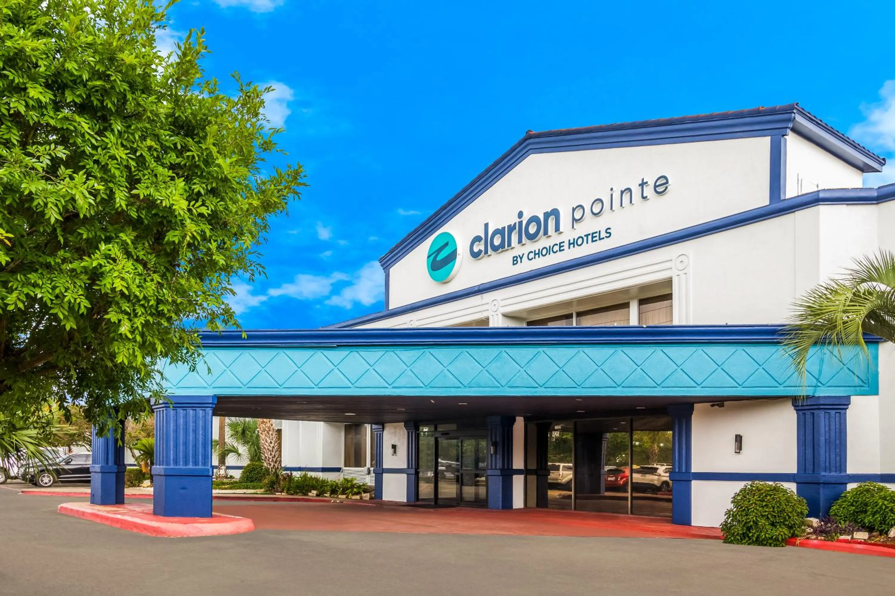 Property building in Clarion Pointe Lake Jackson - Clute