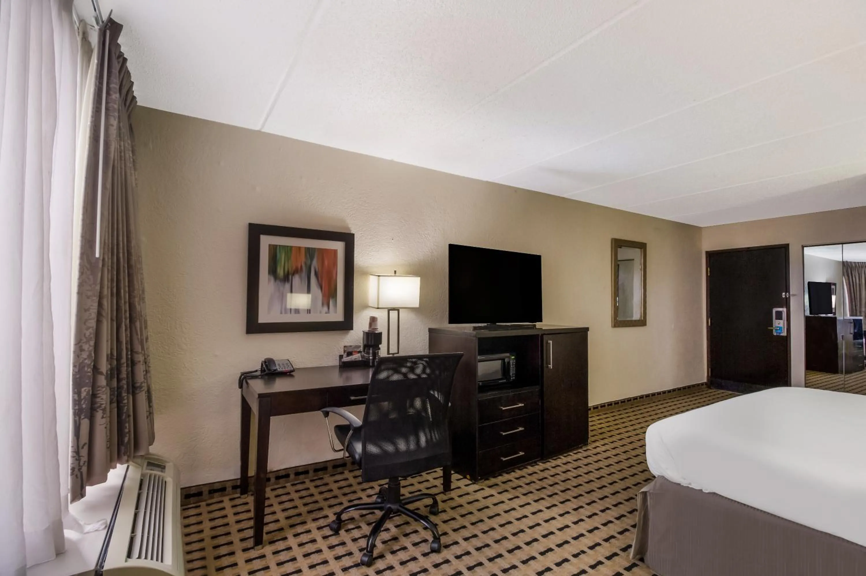 Bed in Clarion Pointe Lake Jackson - Clute