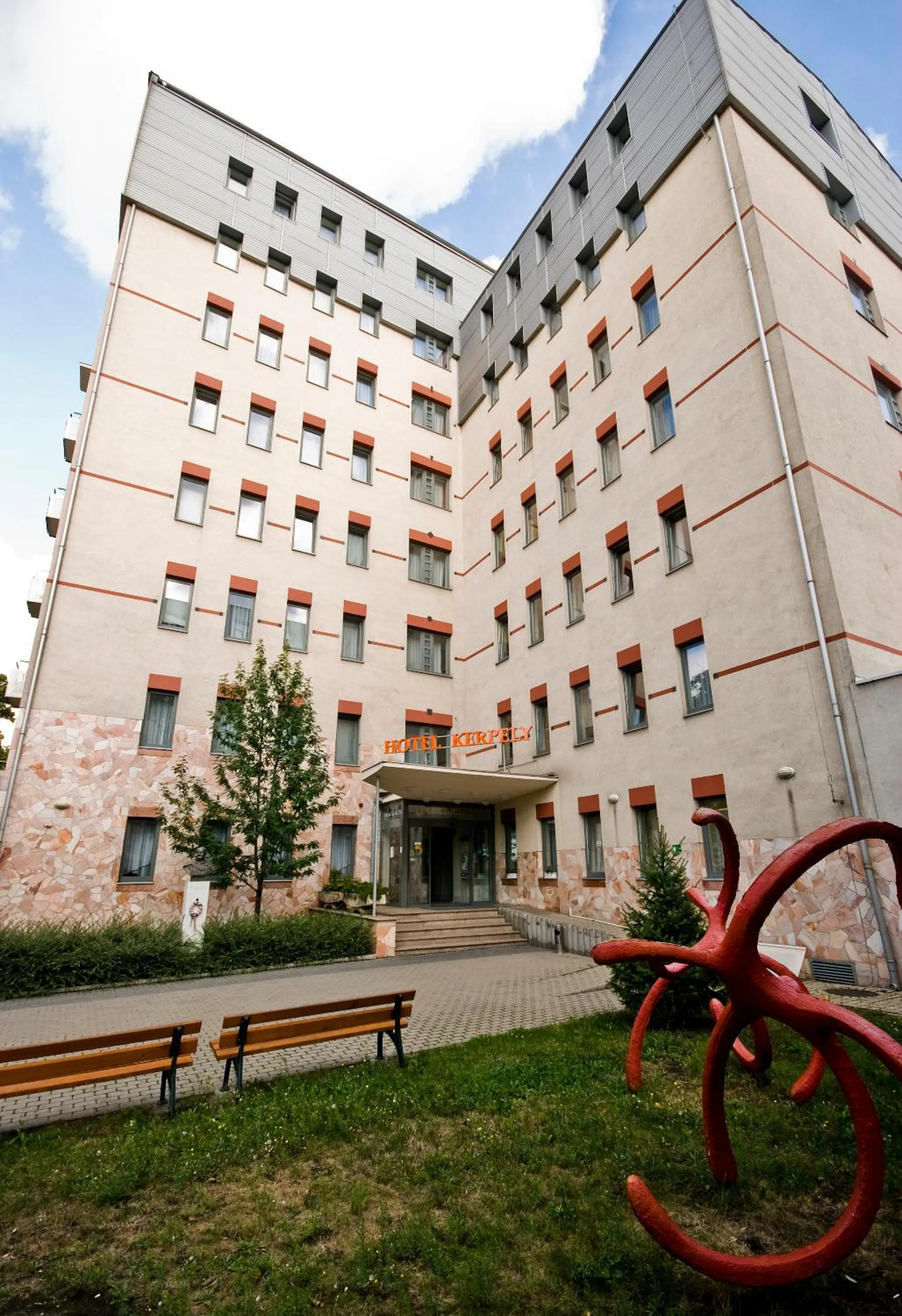 Hotel Kerpely