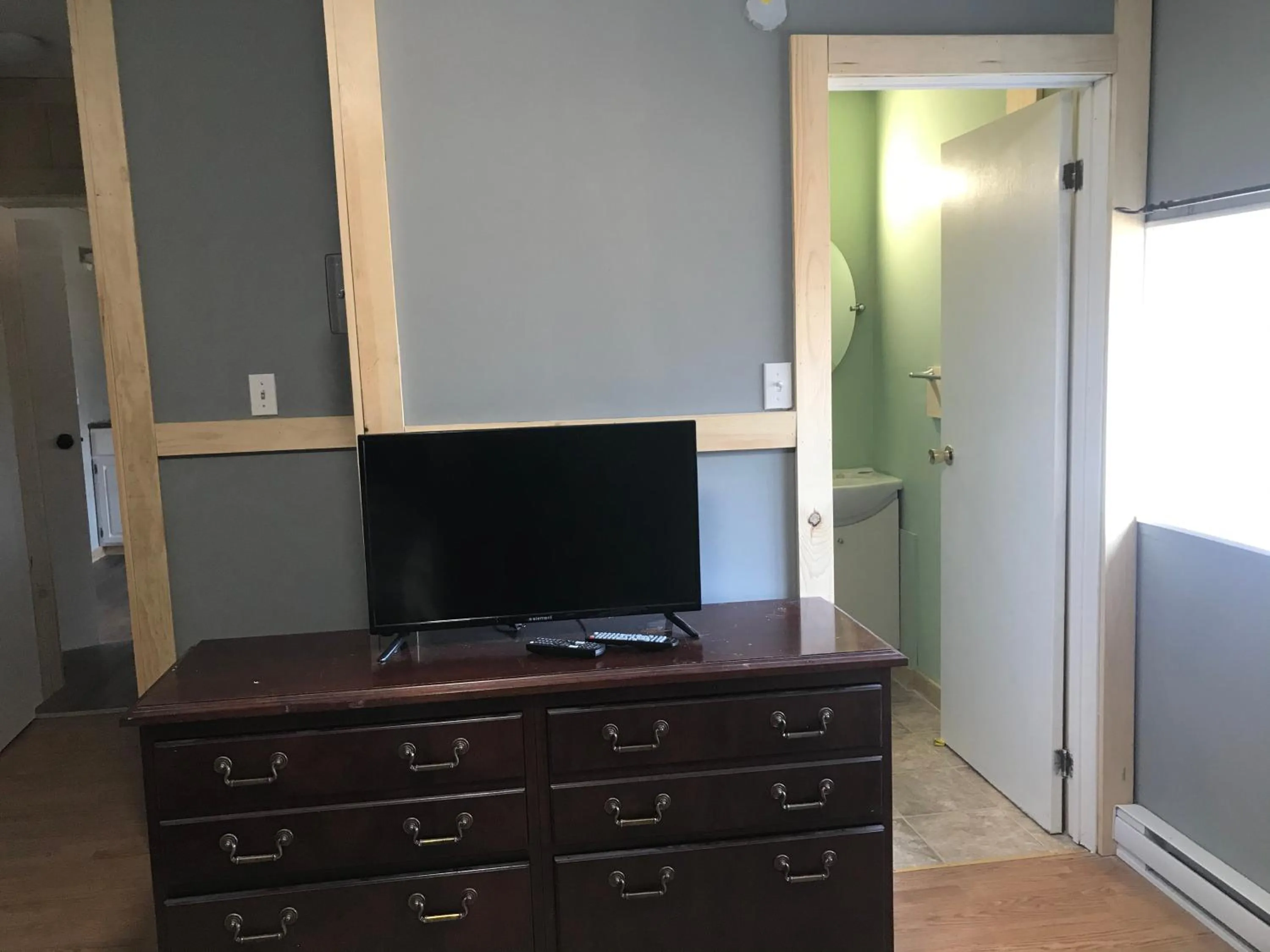 TV and multimedia in Earthquest Lodge