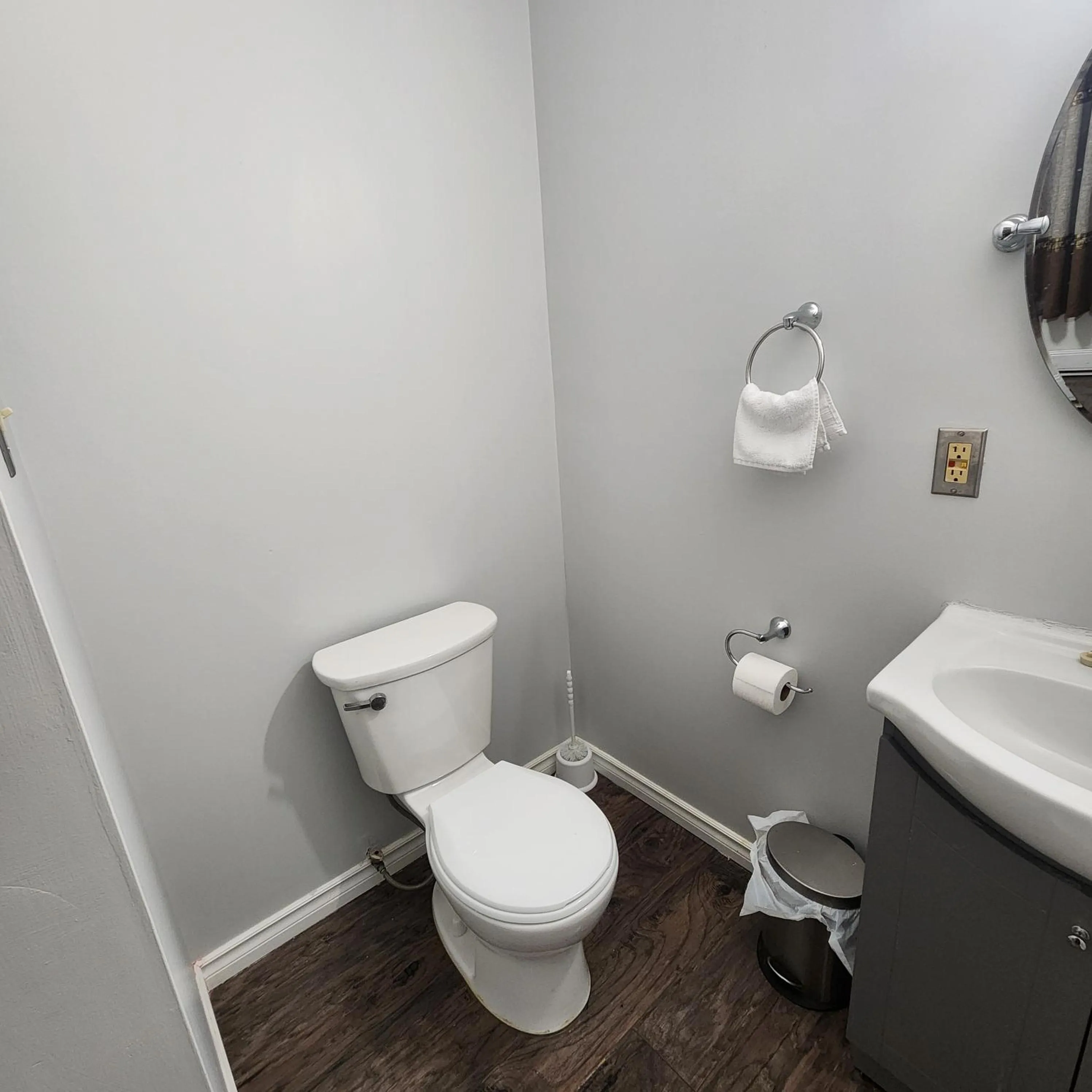 Bathroom in Earthquest Lodge