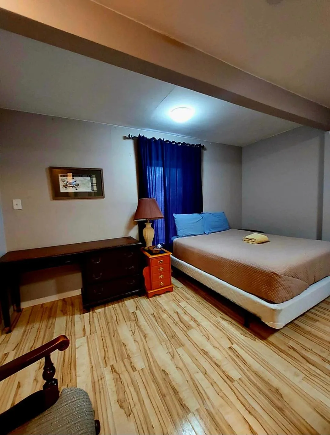 Bed in Earthquest Lodge