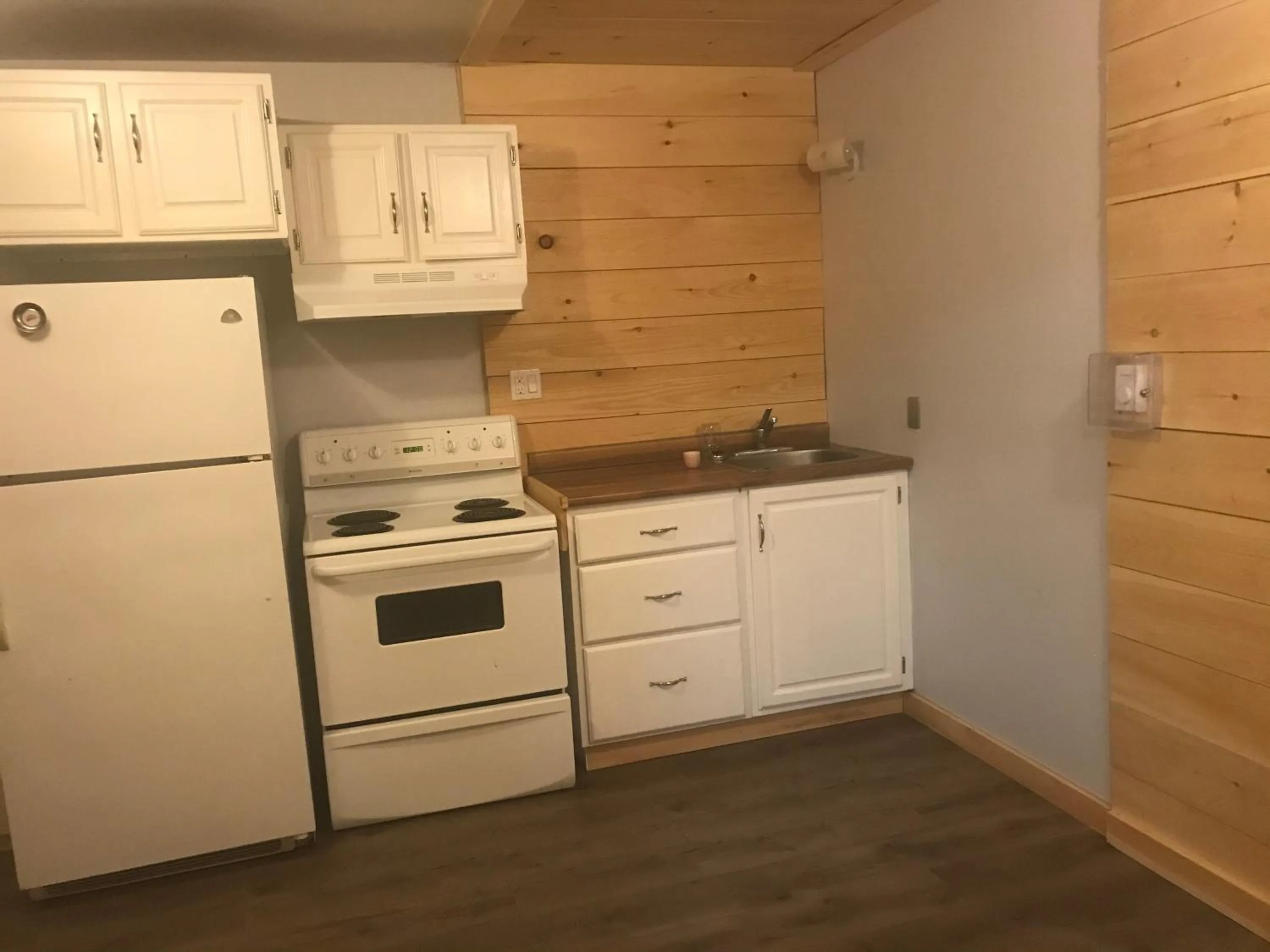 Kitchen or kitchenette in Earthquest Lodge