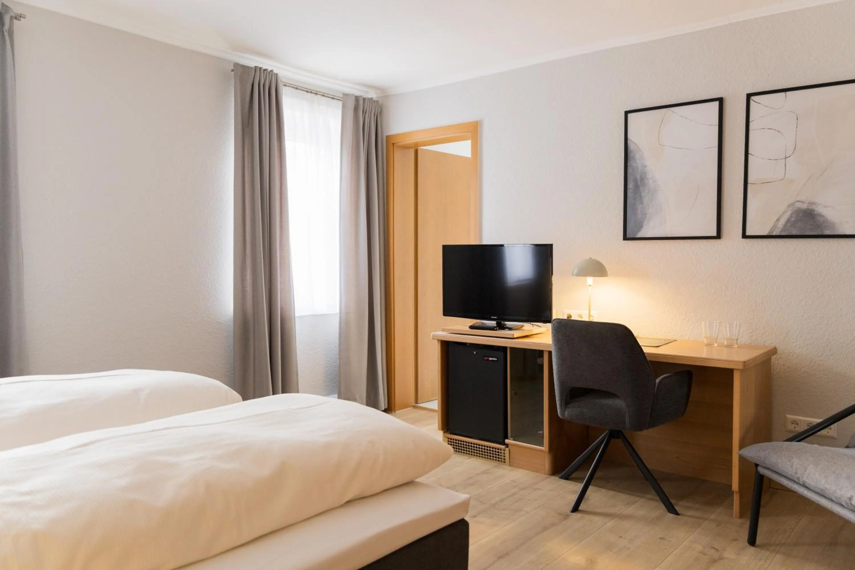 Photo of the whole room, Bed in Hotel Garni Promenade