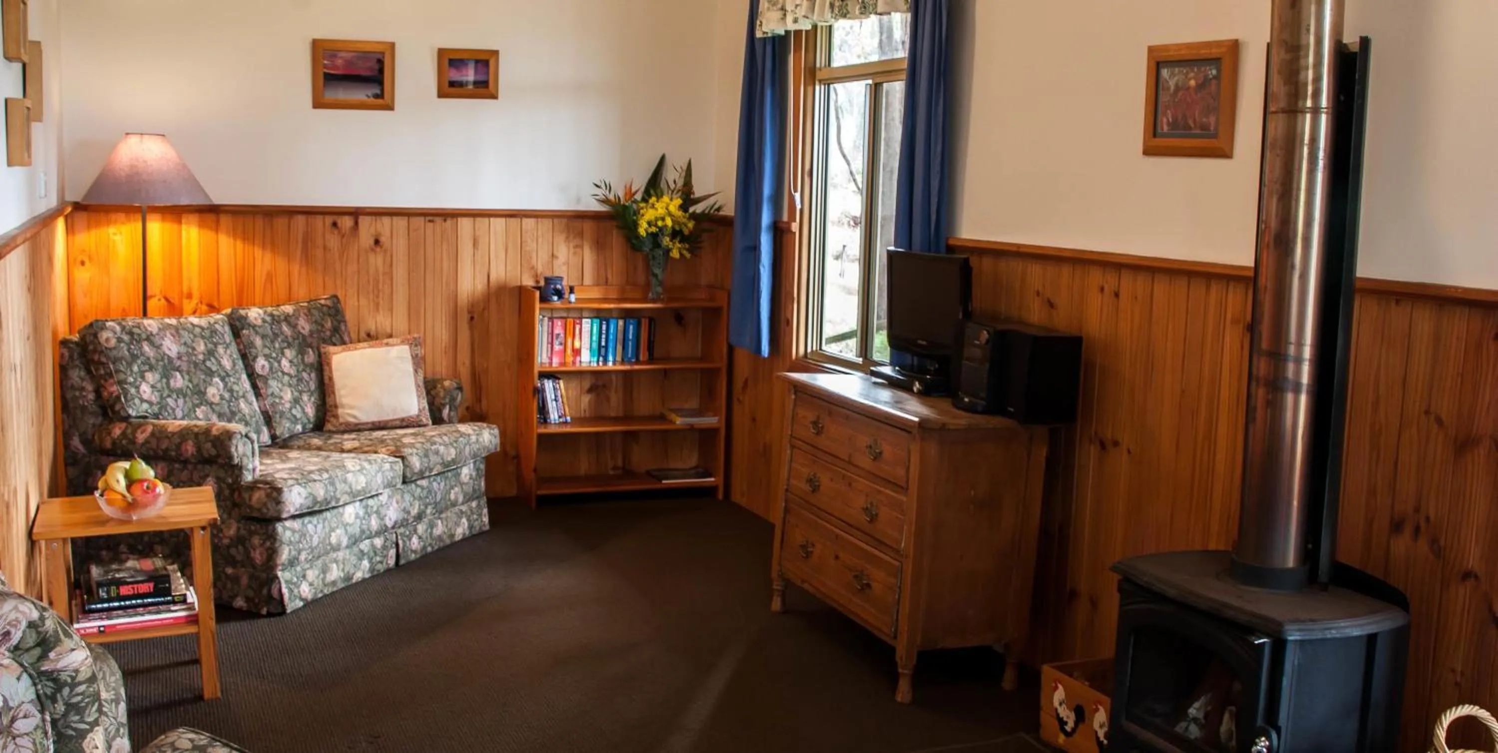 Living room in Balingup Heights Hilltop Forest Cottages