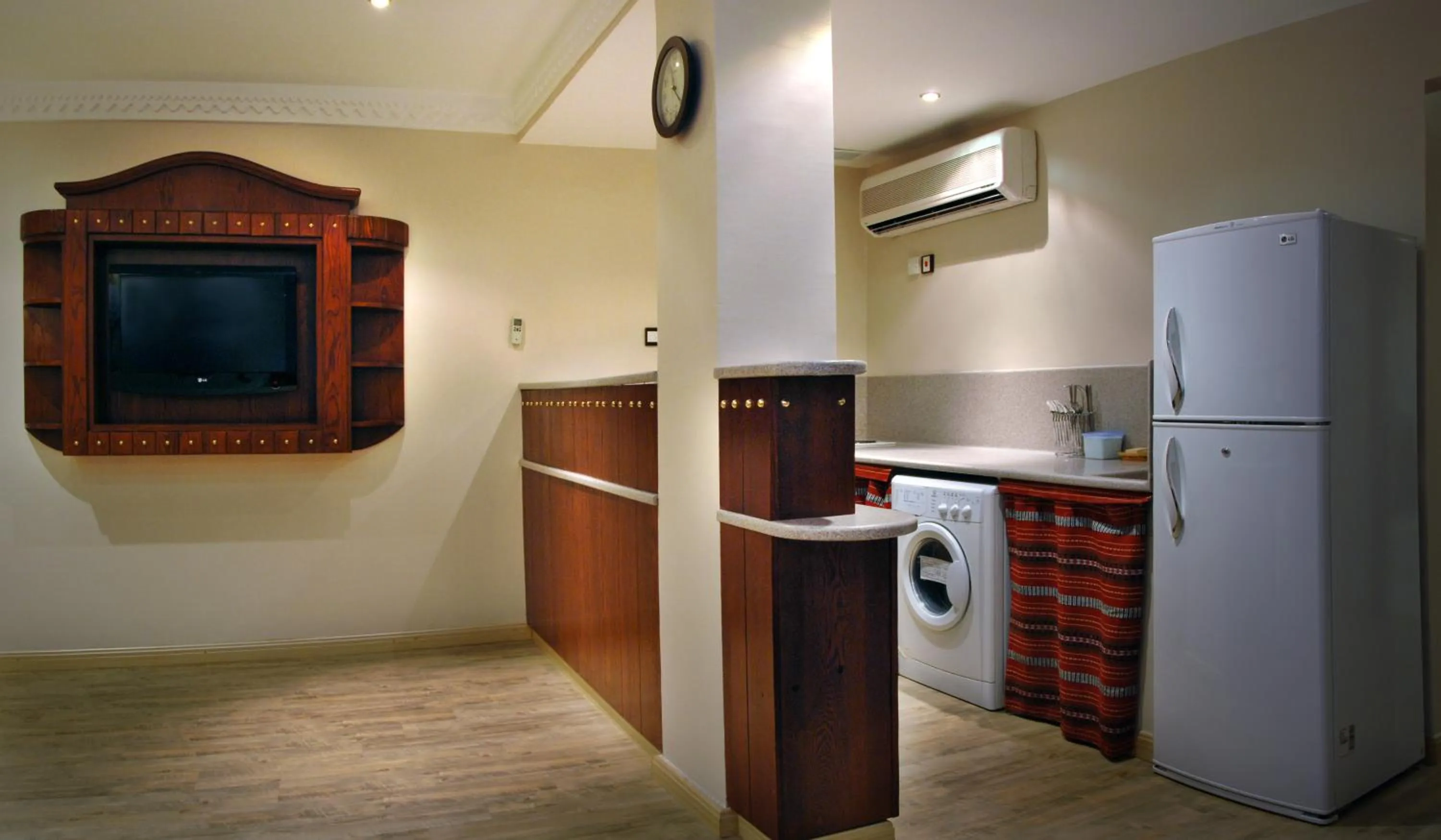 Kitchen or kitchenette in Al Liwan Suites