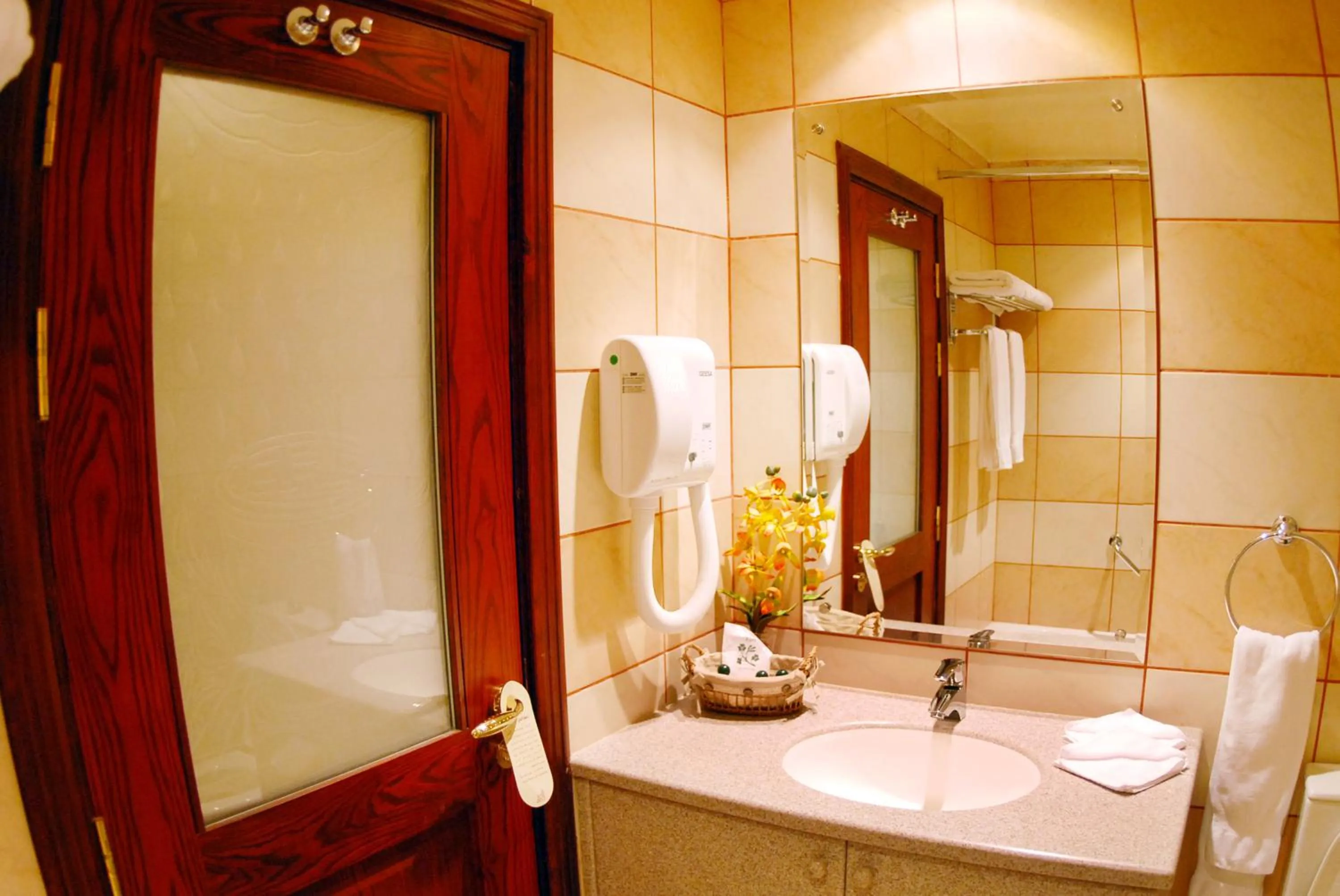 Bathroom in Al Liwan Suites