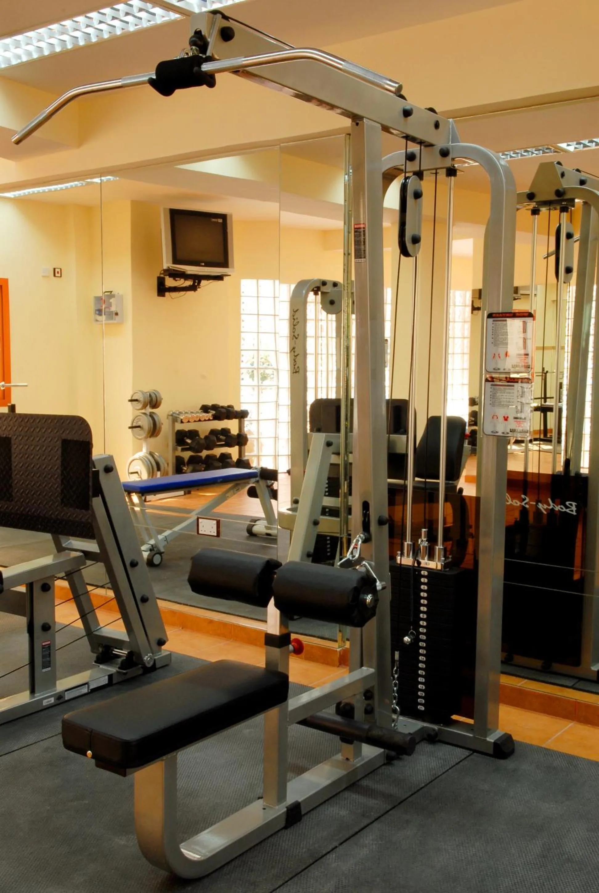 Fitness centre/facilities in Al Liwan Suites