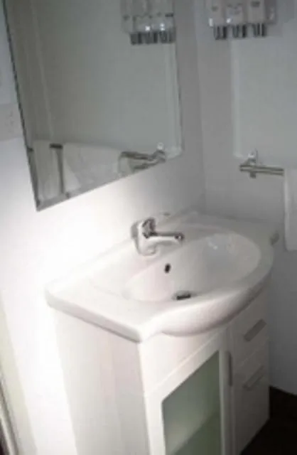 Bathroom in Blackwater Hotel Motel