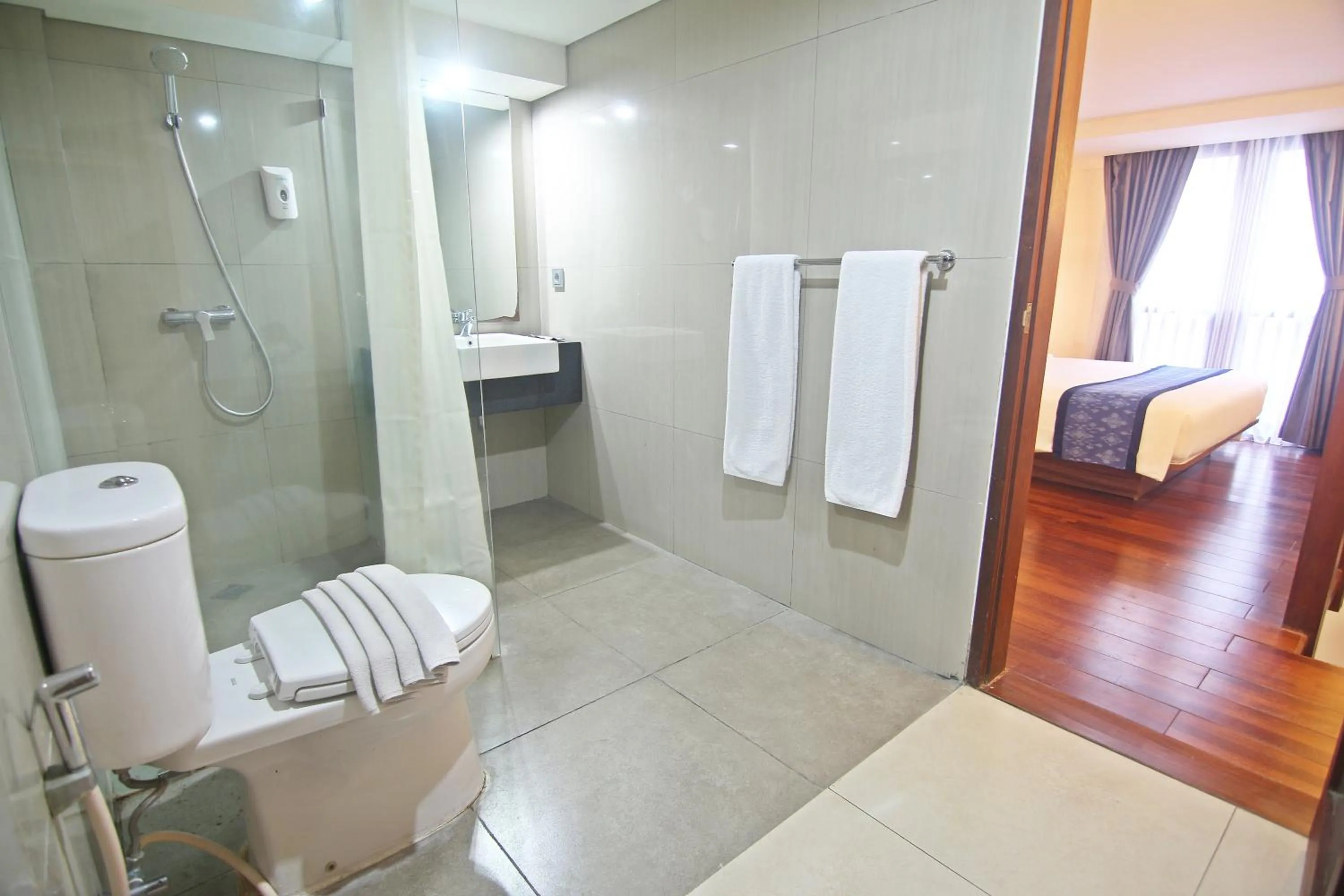 Shower in The Legian Sunset Residence