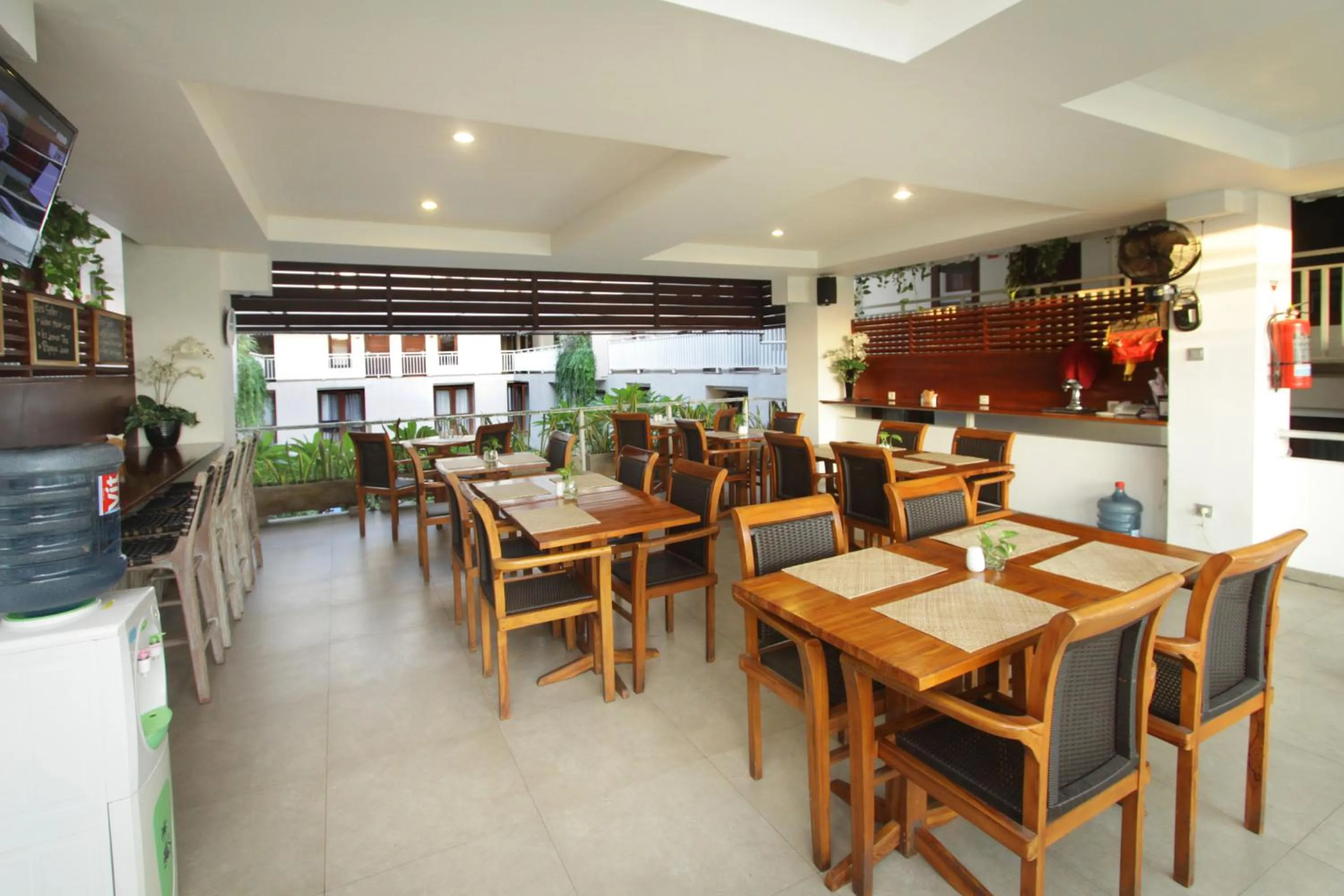 Restaurant/places to eat in The Legian Sunset Residence