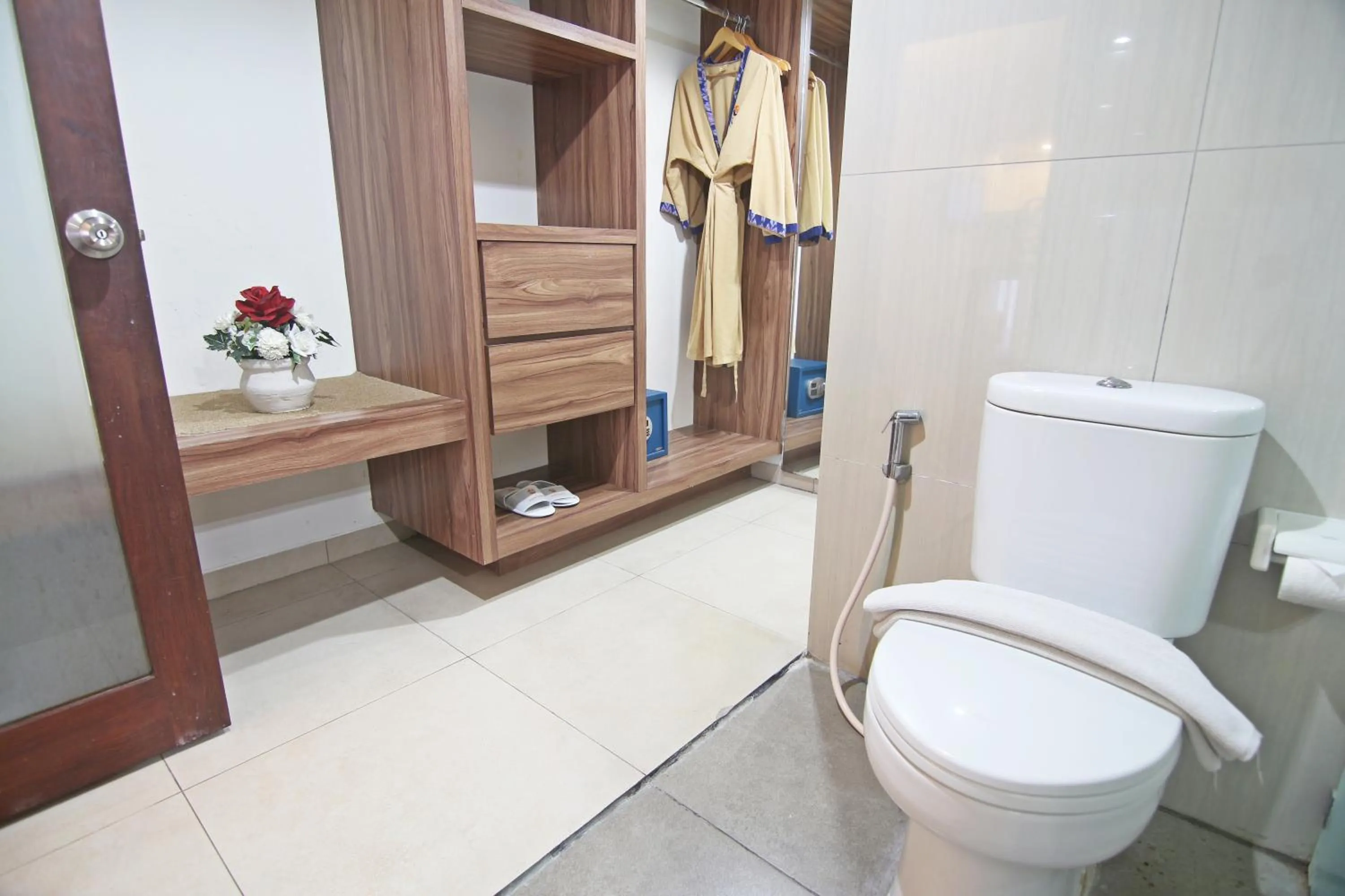 Toilet in The Legian Sunset Residence