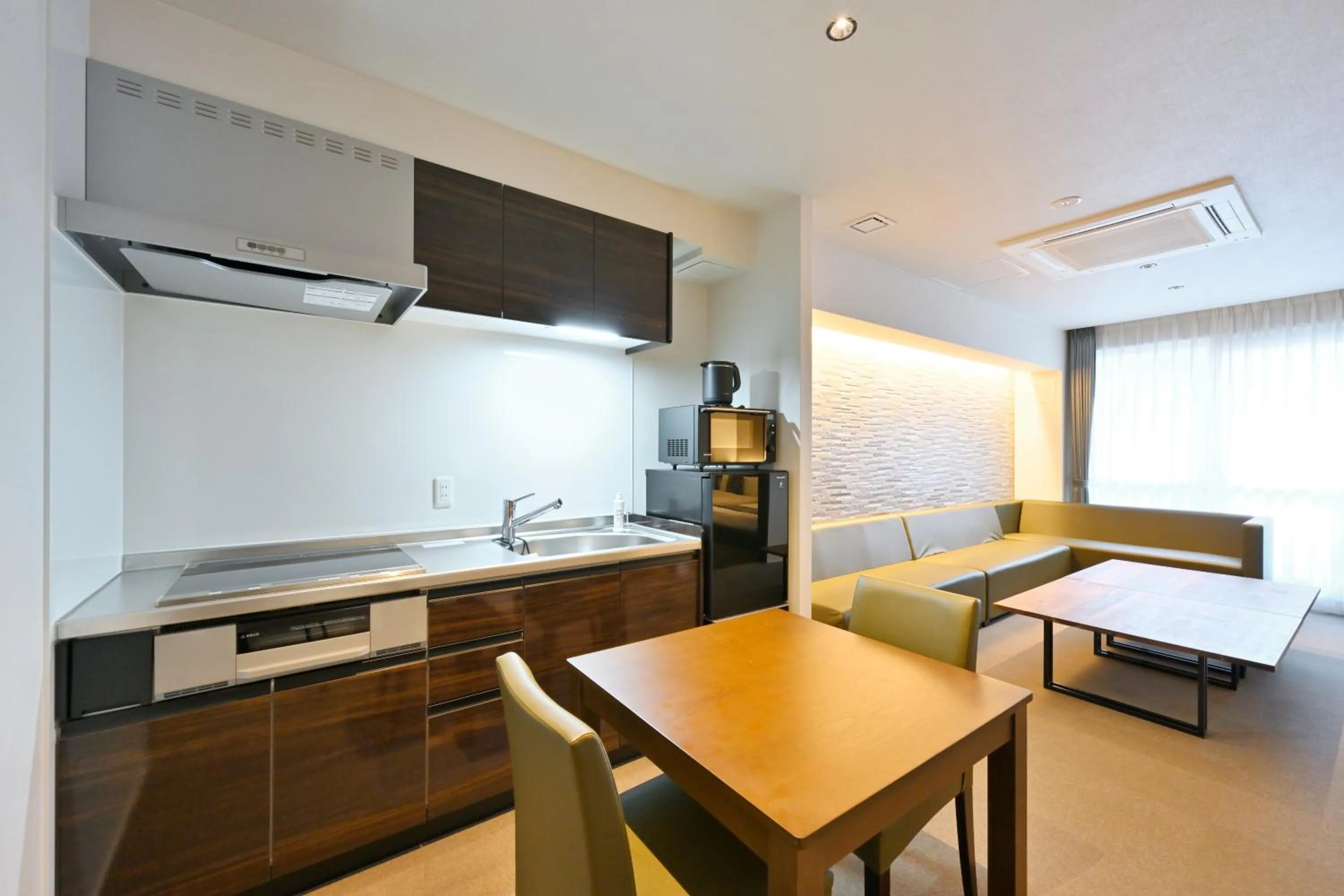 Photo of the whole room in GRAND BASE Hiroshima Peace Memorial Park