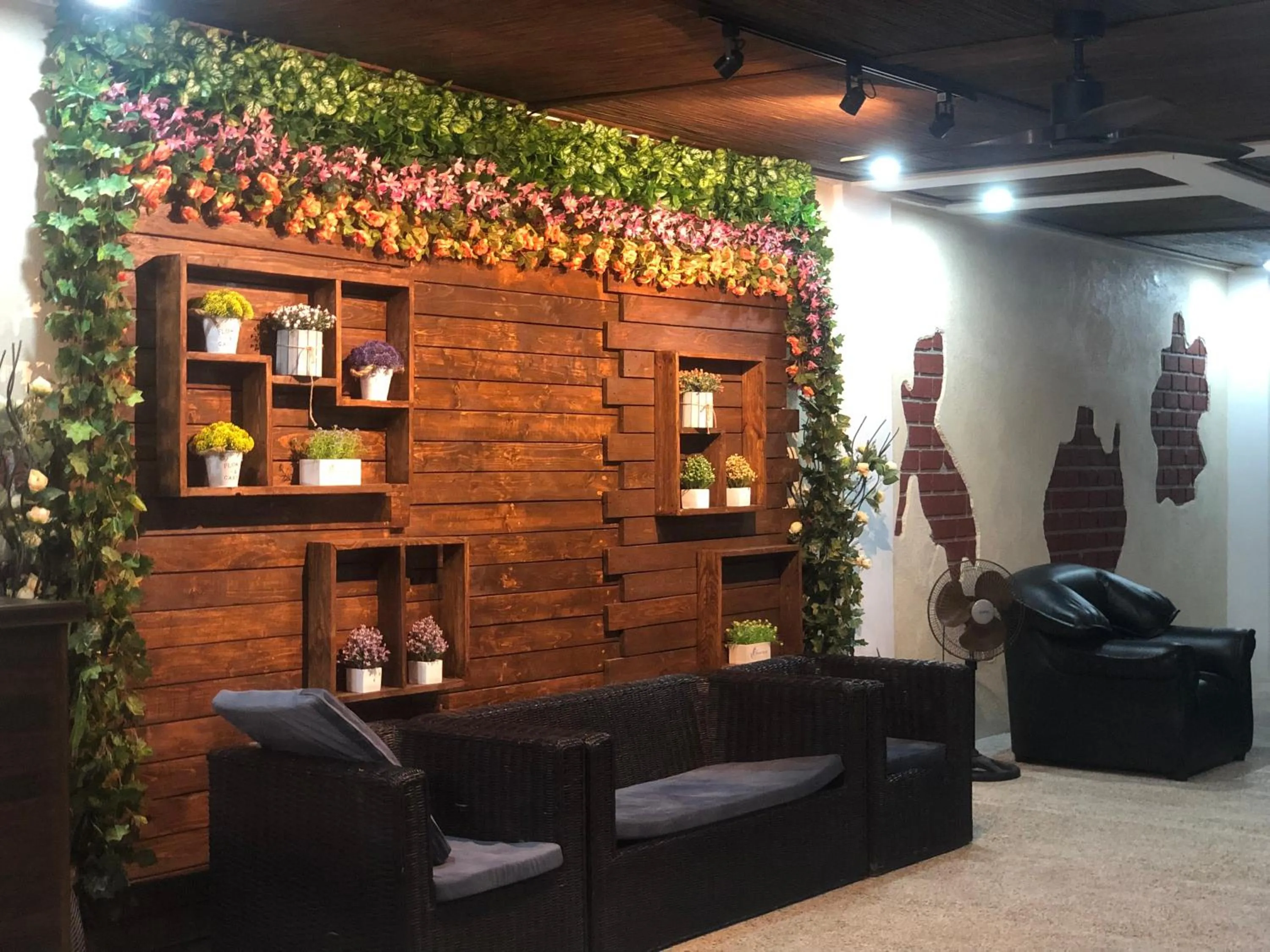 Property building in Ettamogah Hotel Inc.