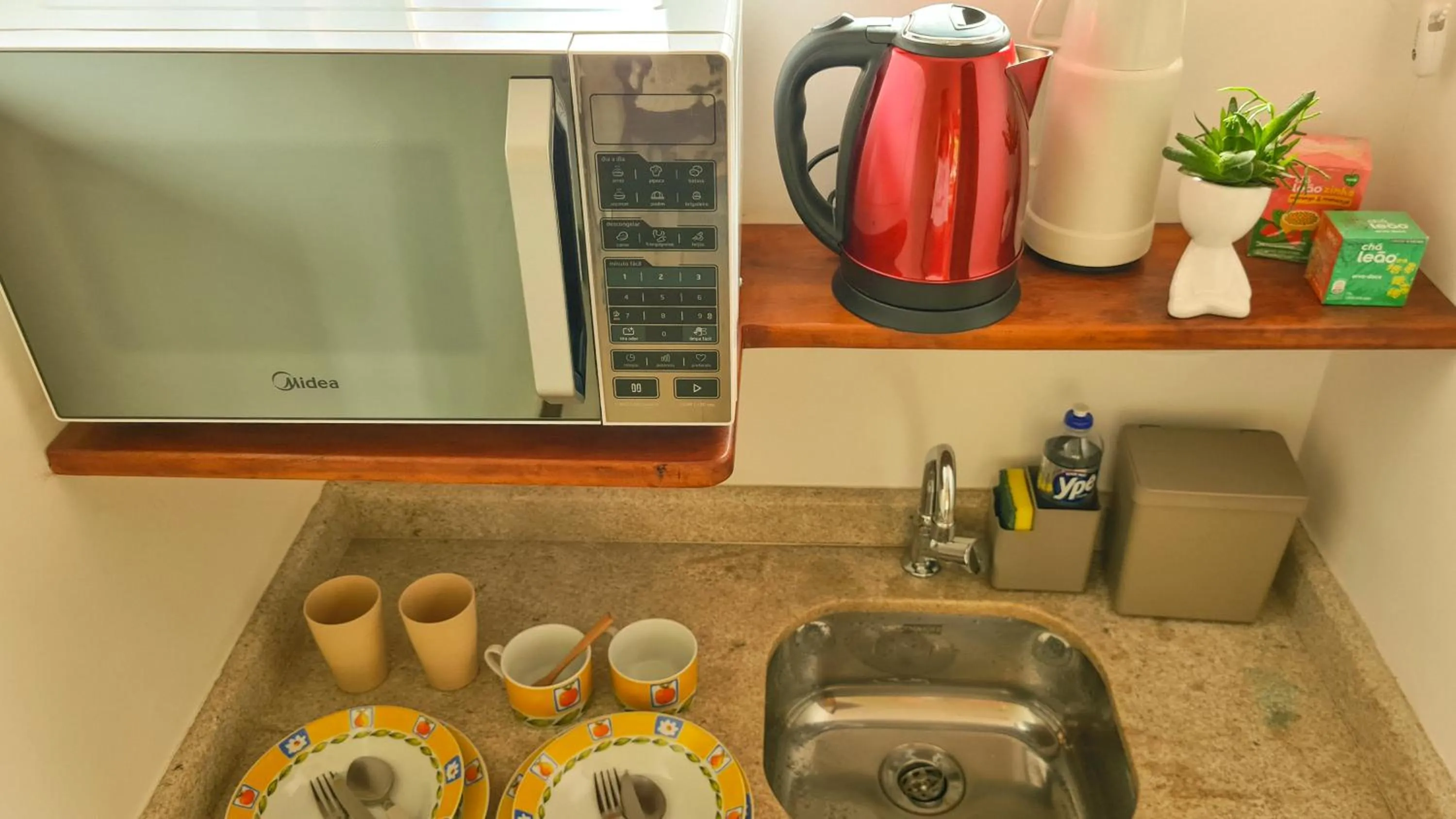 Coffee/tea facilities in Canto dos Pássaros Suítes
