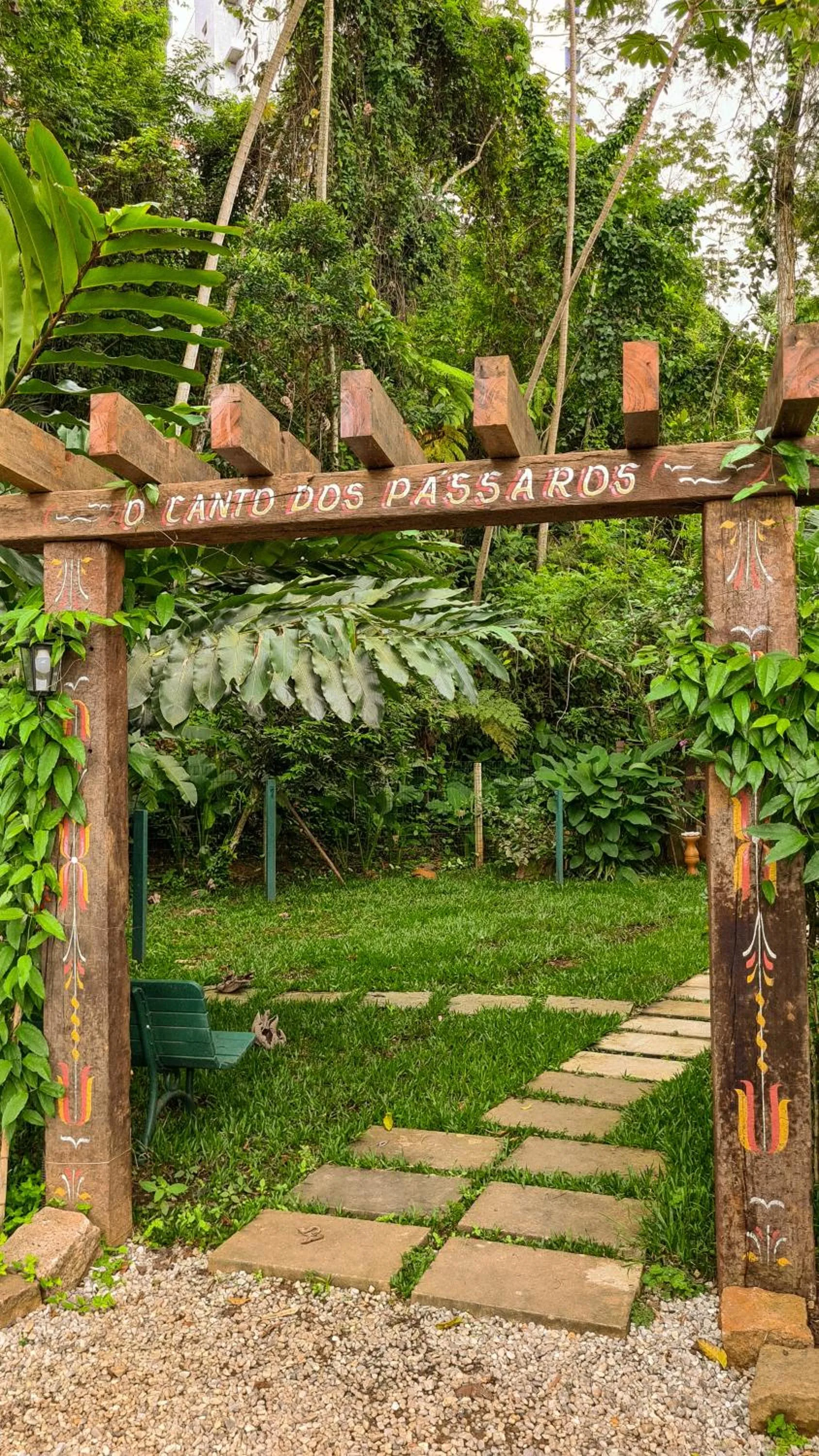 Garden in Canto dos Pássaros Suítes