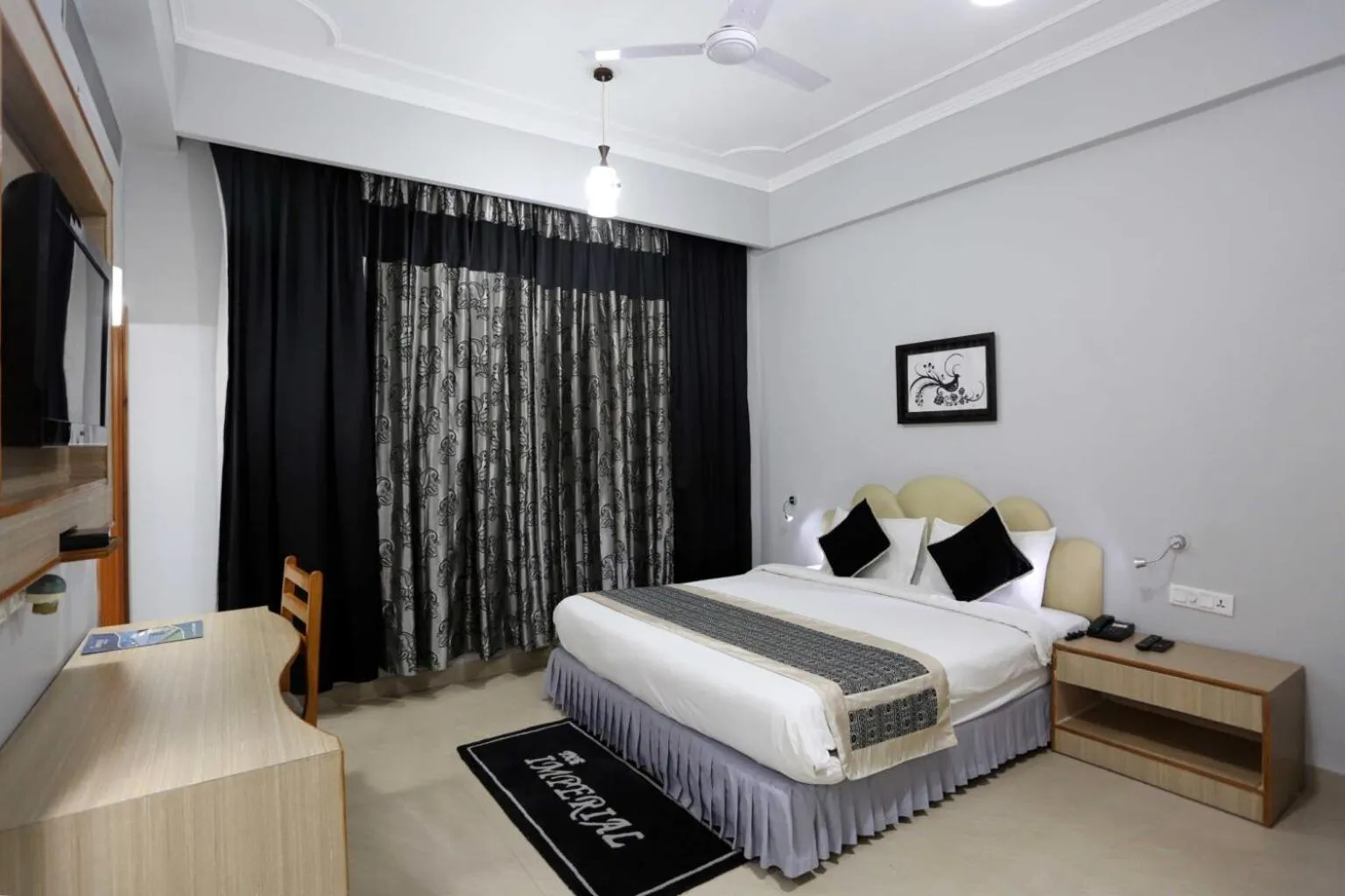 Living room, Bed in The Imperial Bodhgaya