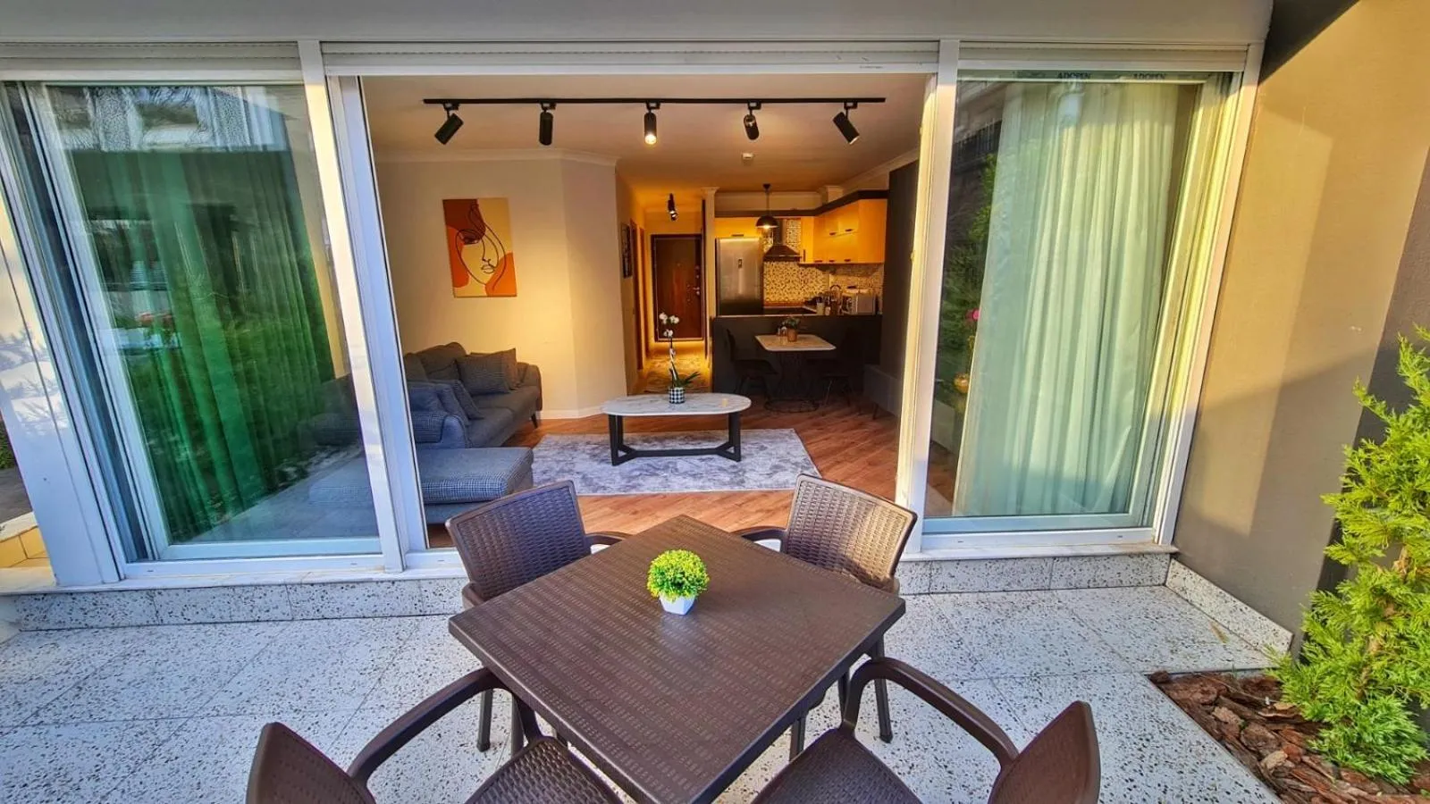 Garden in Letstay Sweet Home Yellow