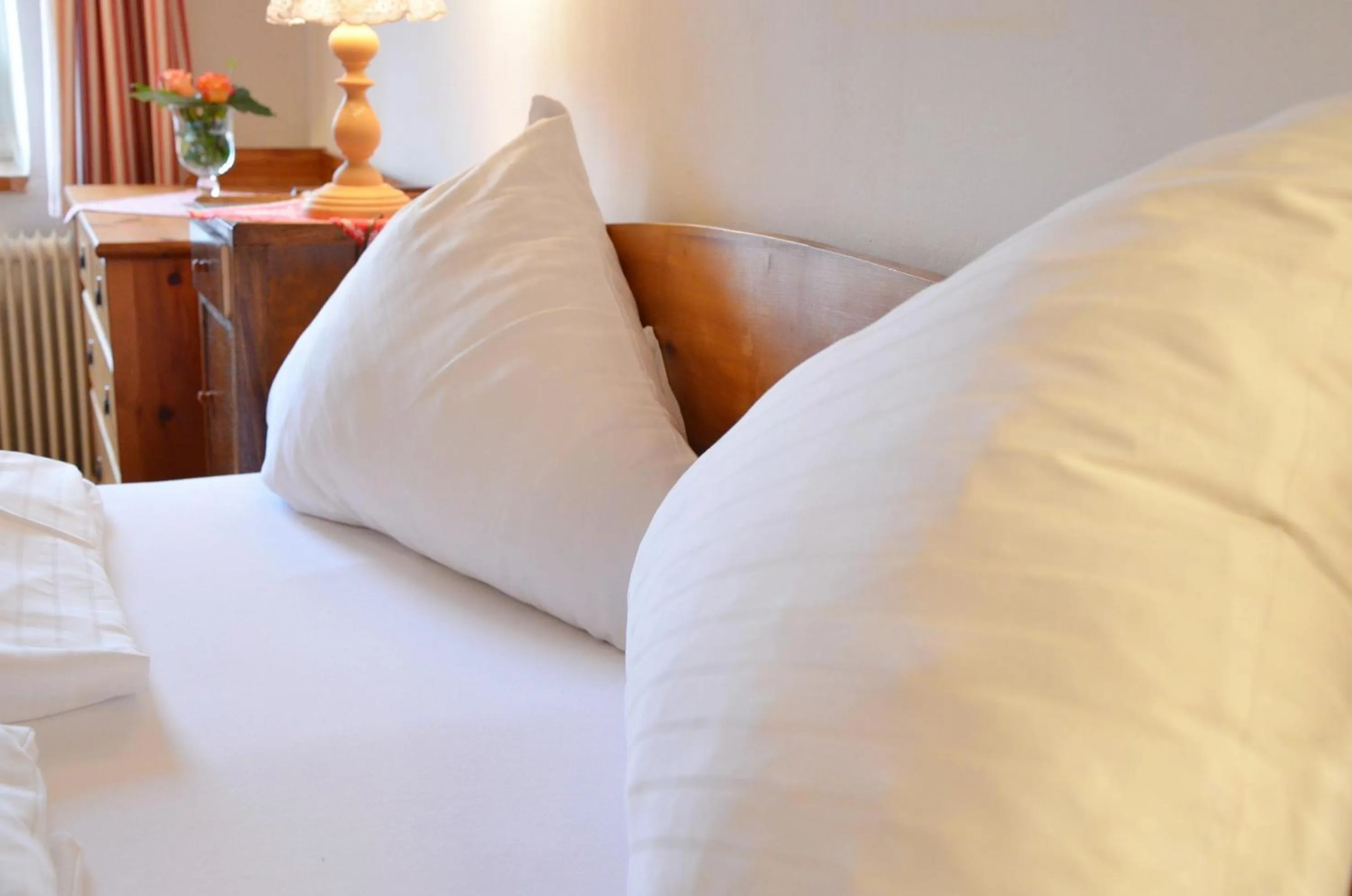 Bedroom, Bed in Bräugasthof Hallstatt