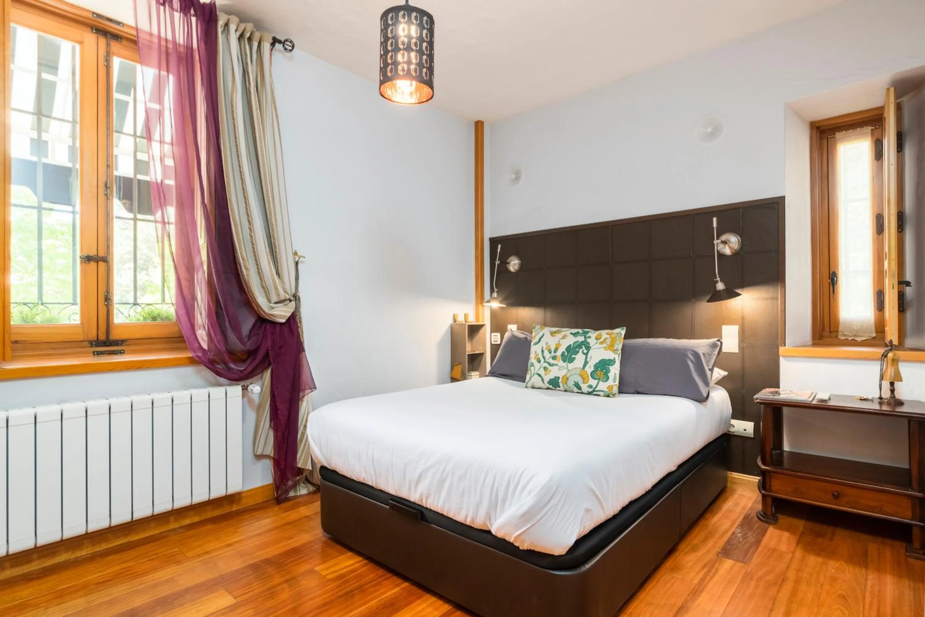 Photo of the whole room, Bed in El Torreon de Navacerrada