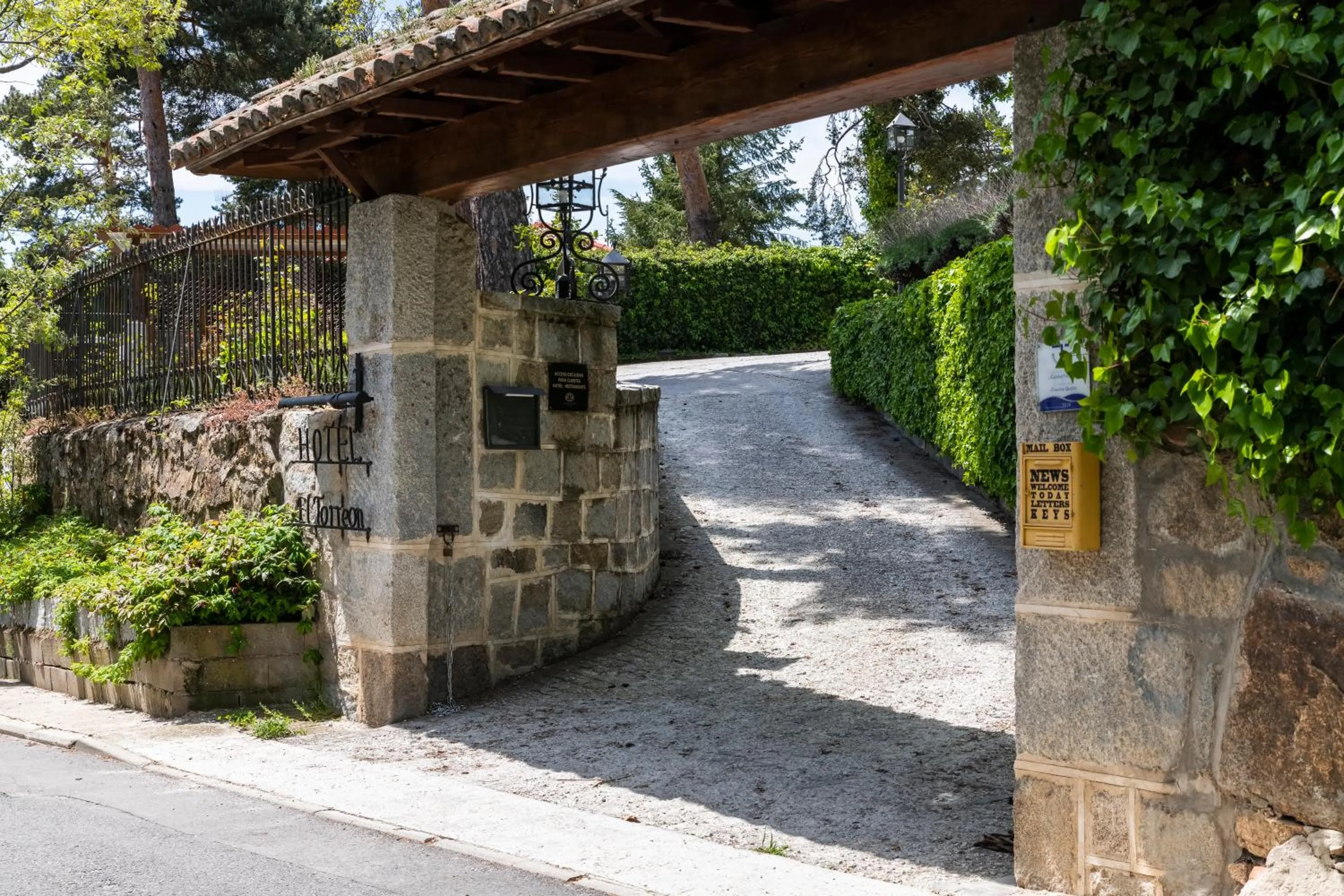 Facade/entrance in El Torreon de Navacerrada