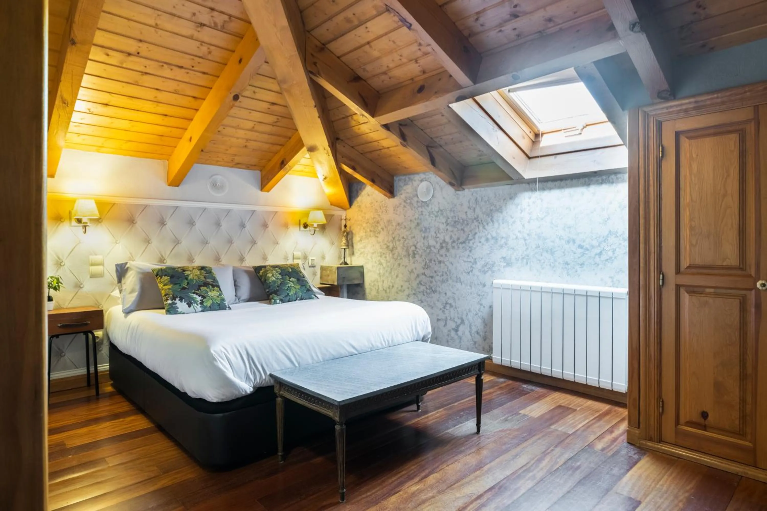 Photo of the whole room, Bed in El Torreon de Navacerrada