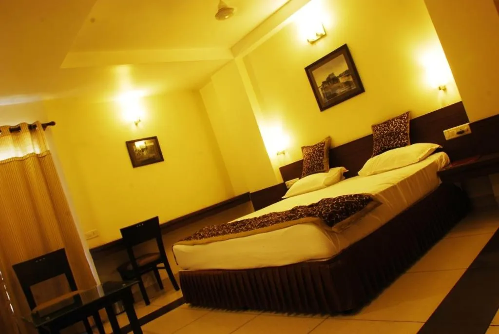 Decorative detail, Bed in Grand Ashirwad Beacon