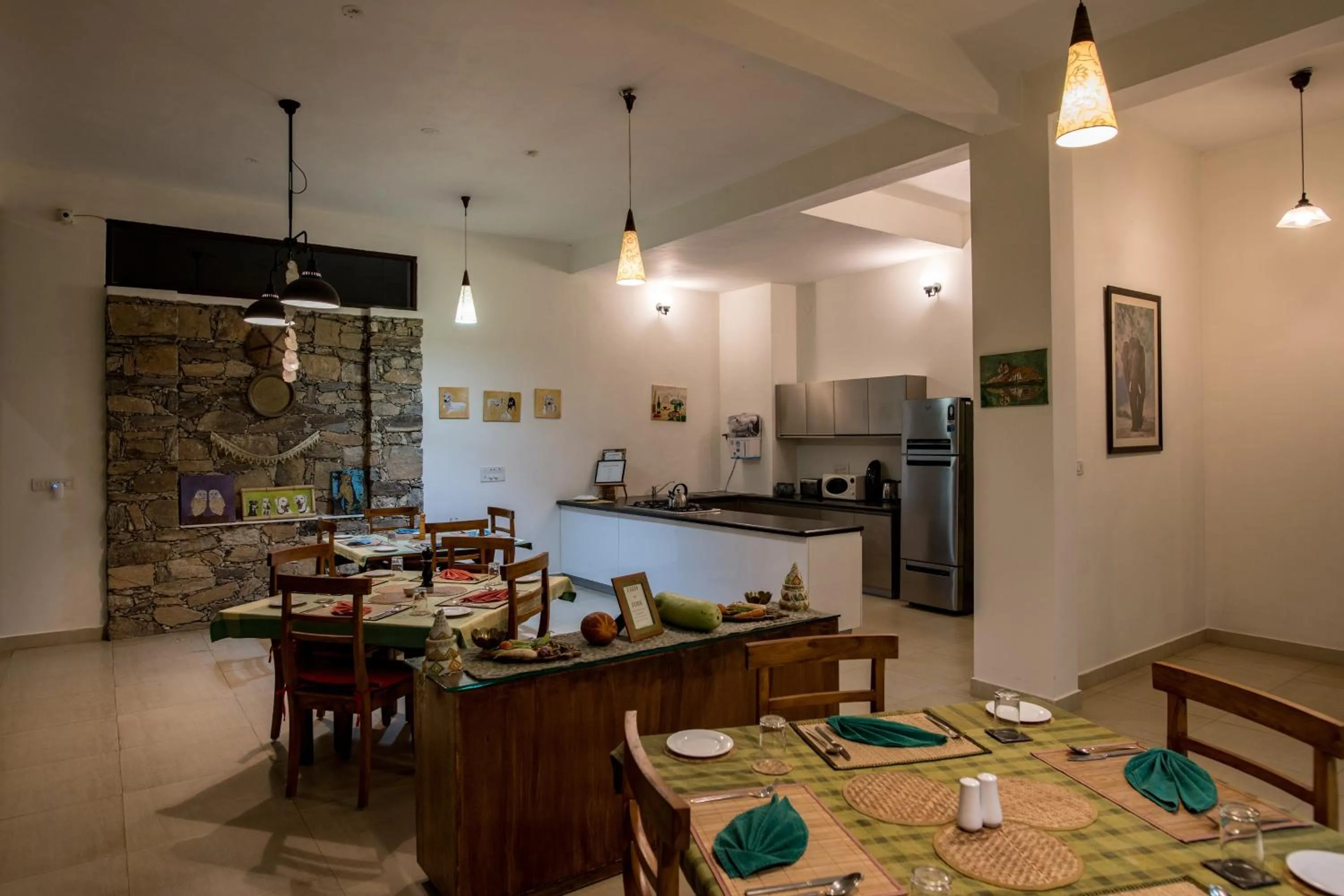 Dining area in Dhole's Den Bandipur