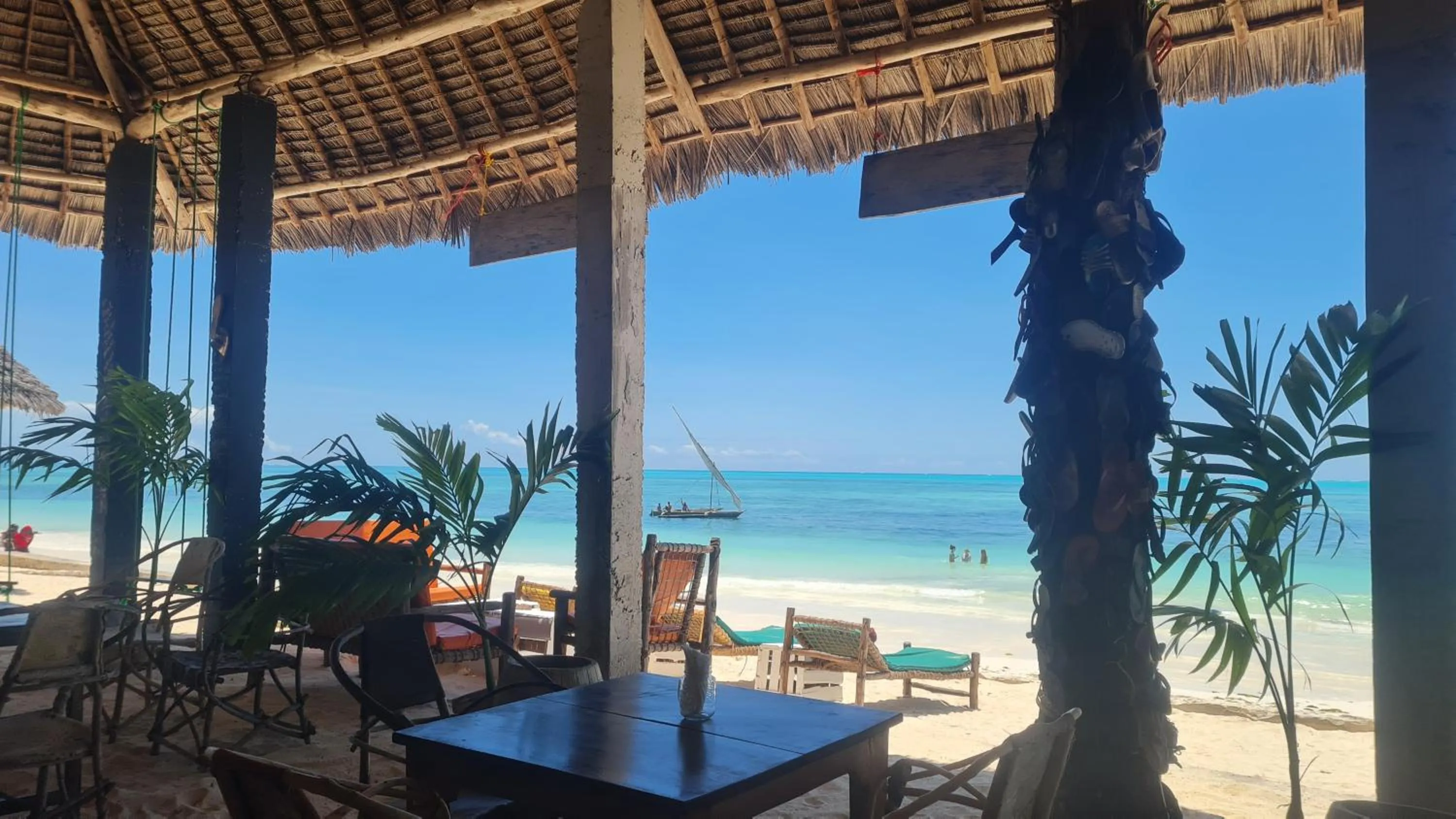 Lounge or bar in Garden Beach Bungalows Jambiani