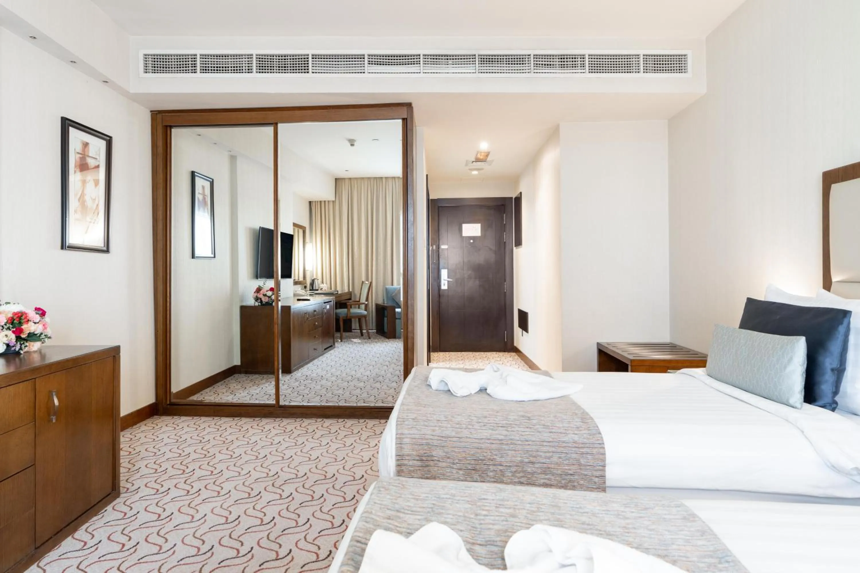 Bedroom, Bed in Samaya Hotel Deira