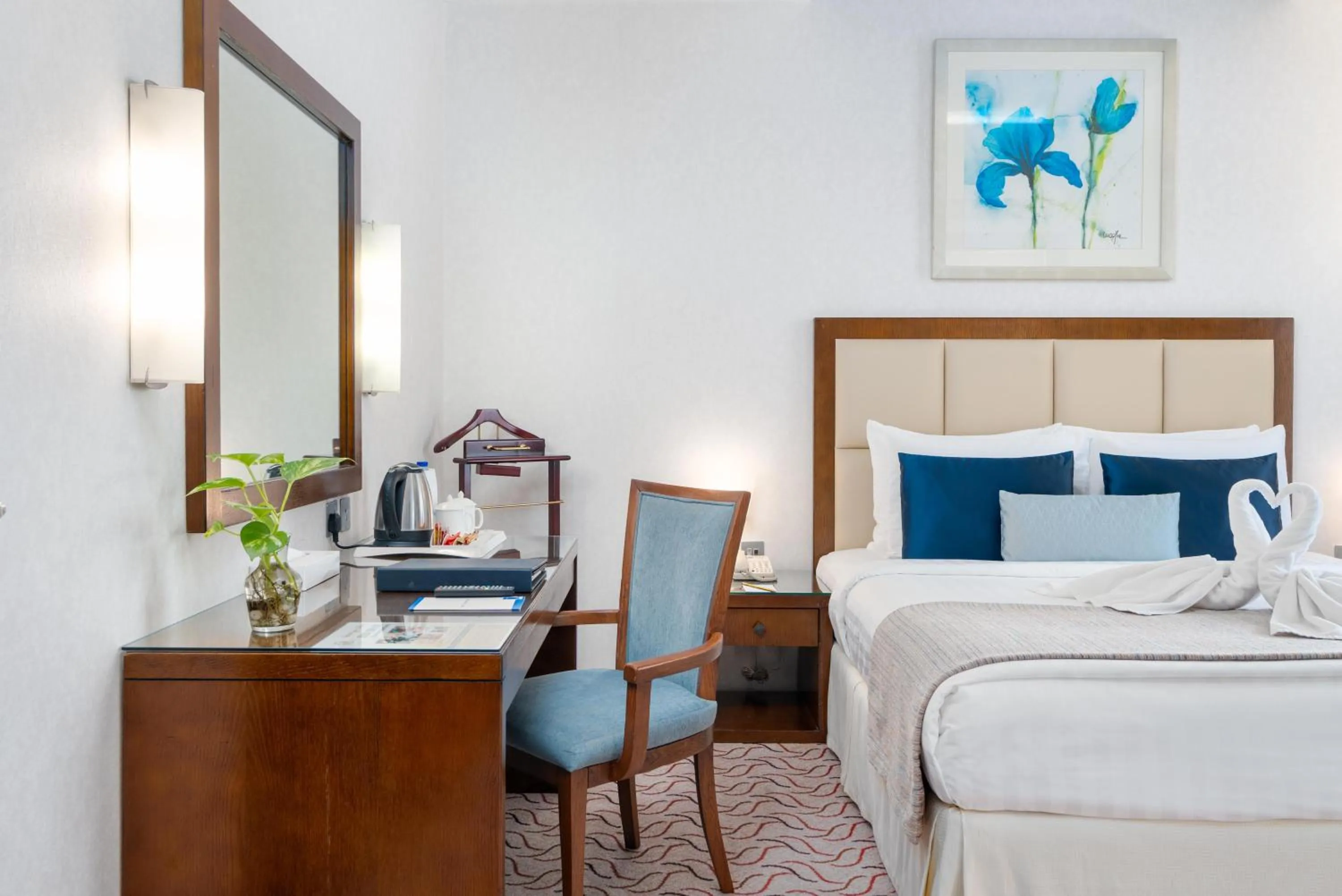 Bedroom, Bed in Samaya Hotel Deira