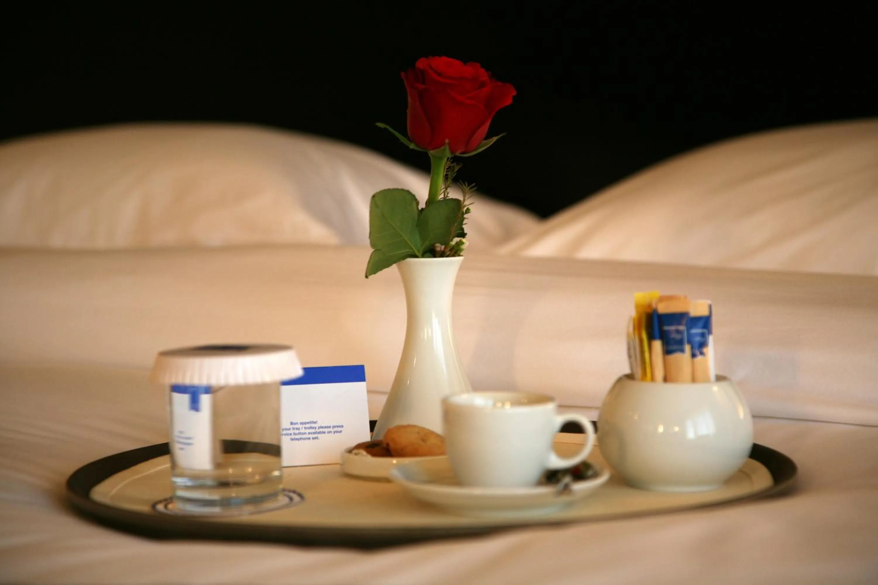 Drinks, Bed in Samaya Hotel Deira