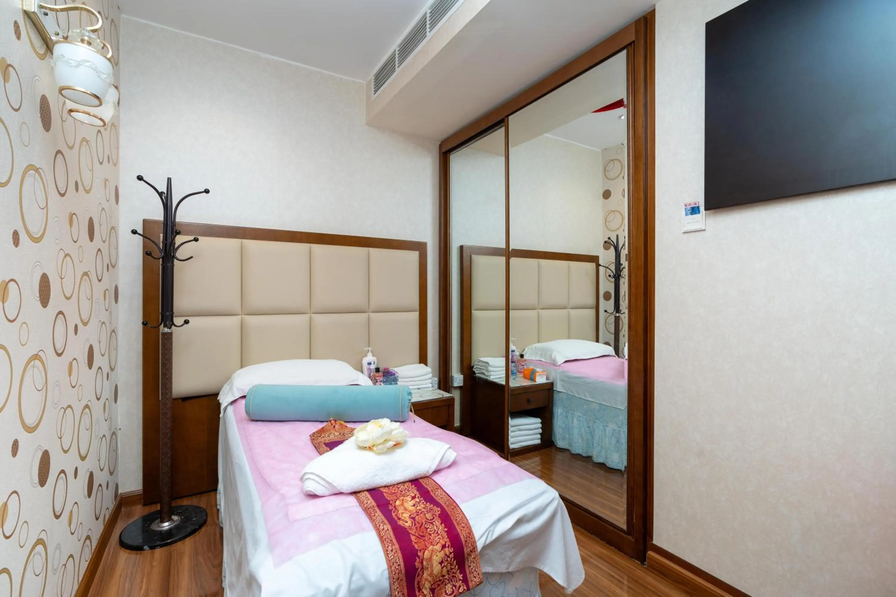 Spa and wellness centre/facilities, Bed in Samaya Hotel Deira