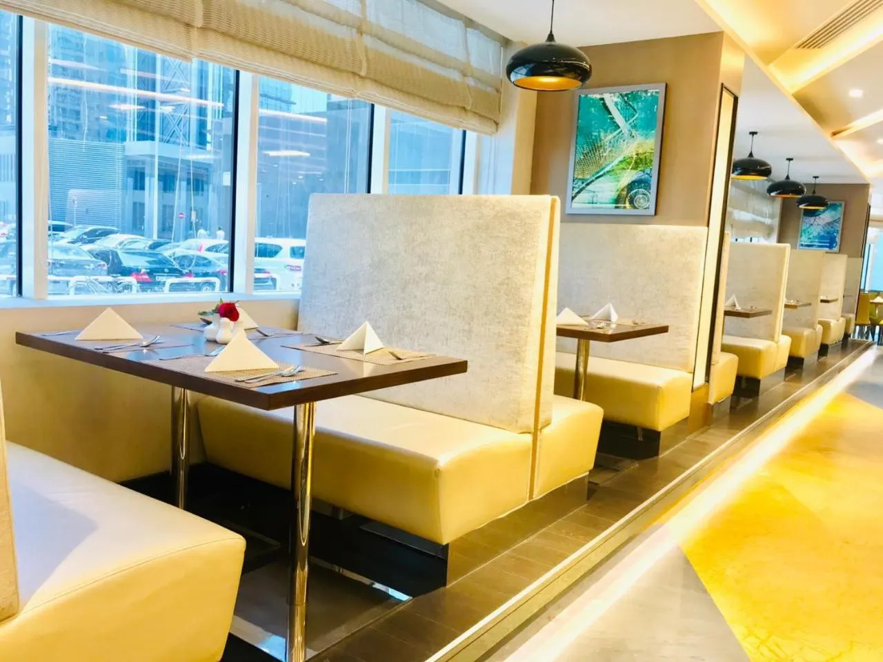 Restaurant/places to eat in Samaya Hotel Deira