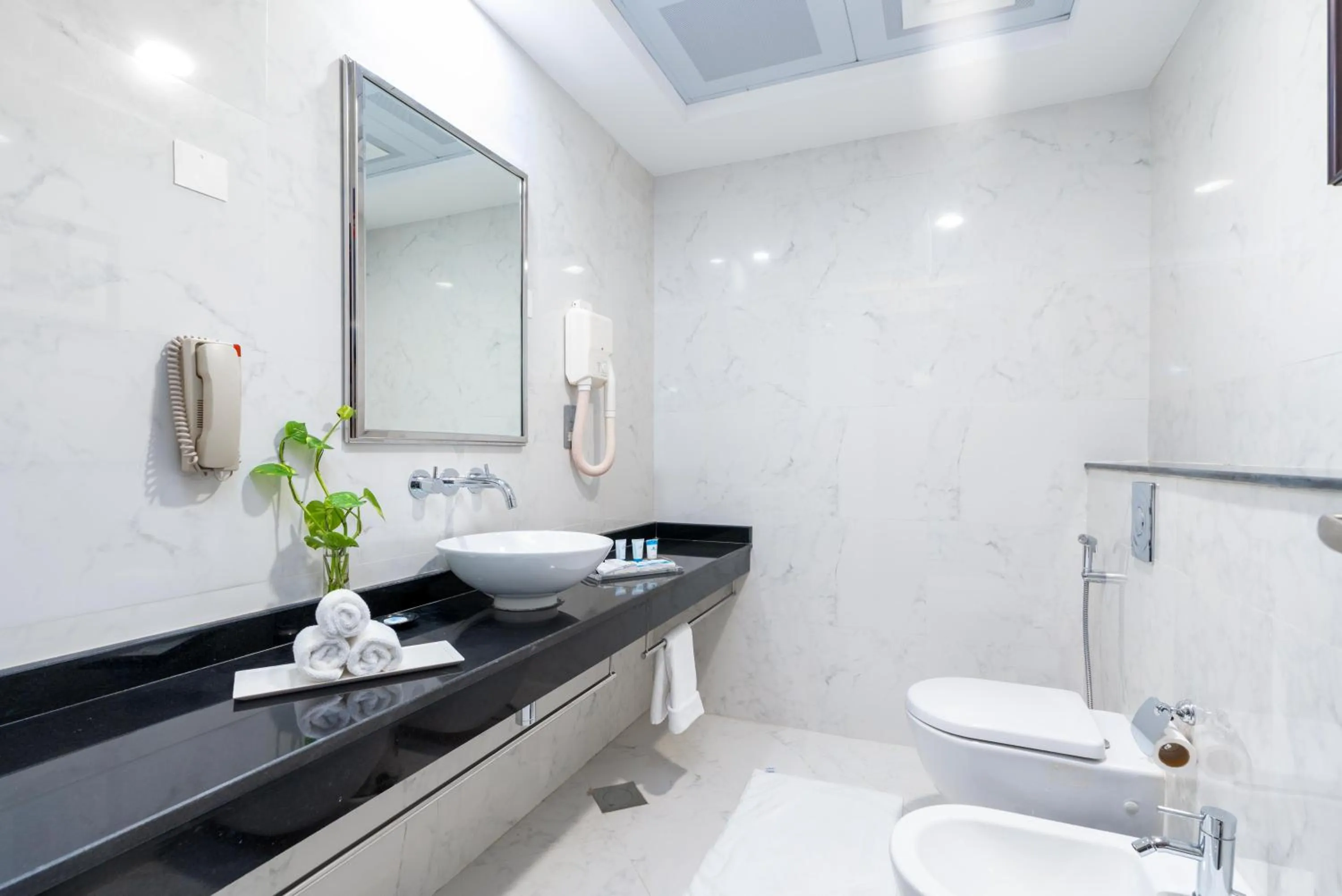 Bathroom in Samaya Hotel Deira