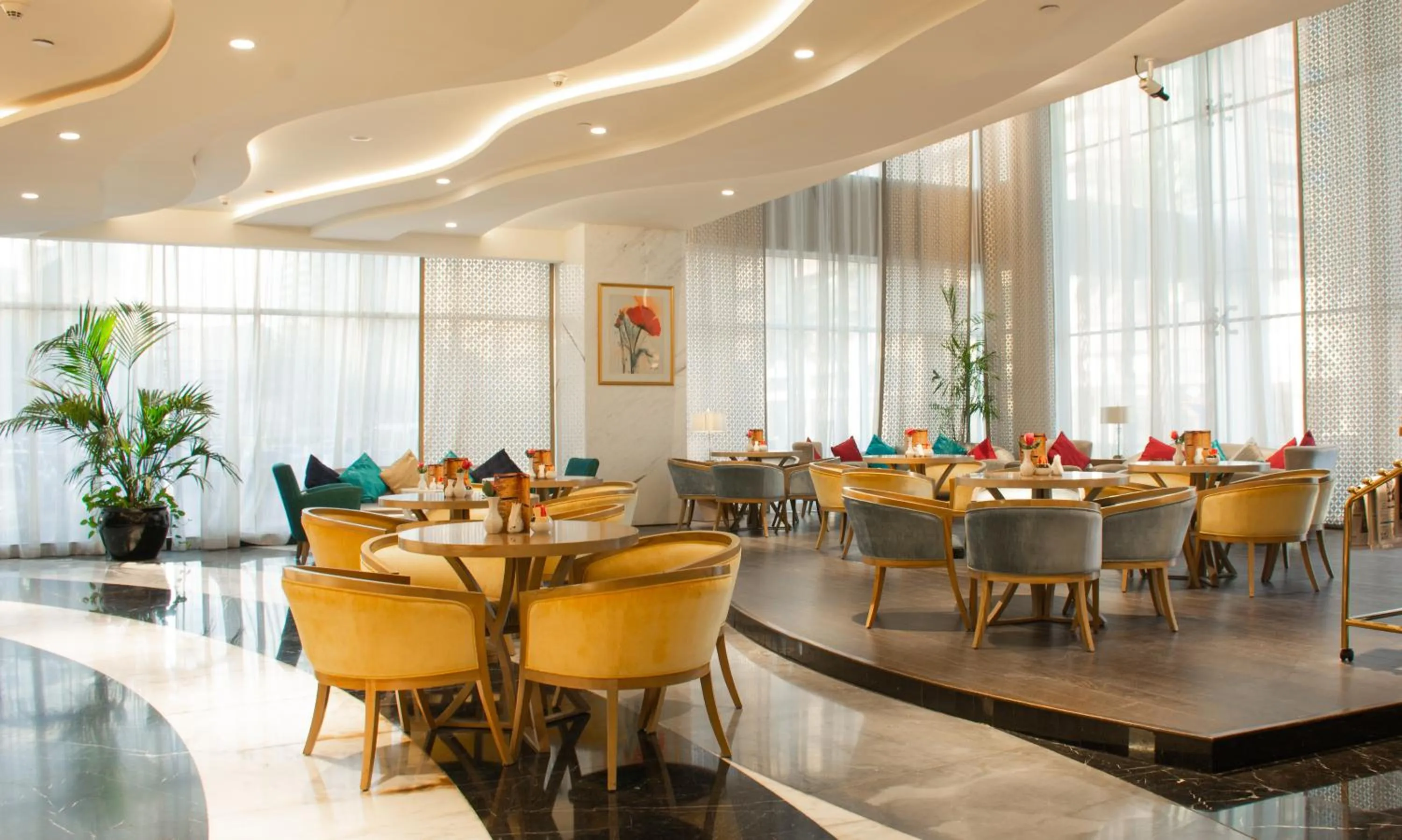 Restaurant/places to eat in Samaya Hotel Deira