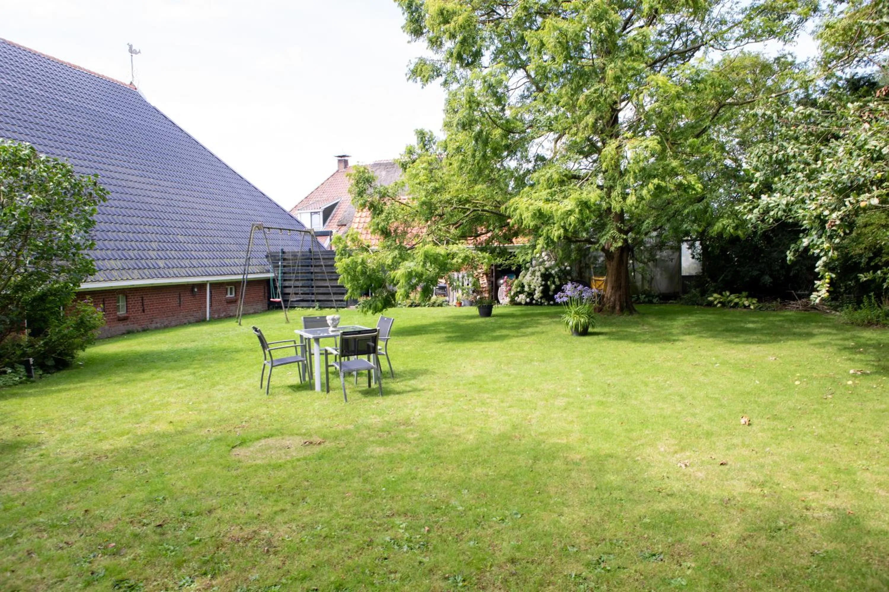 Garden in Bed and Breakfast Lauwersstate