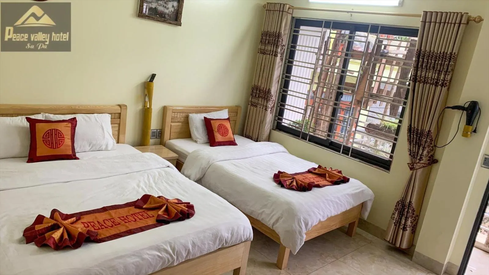 Bed in SaPa Peace Valley hotel