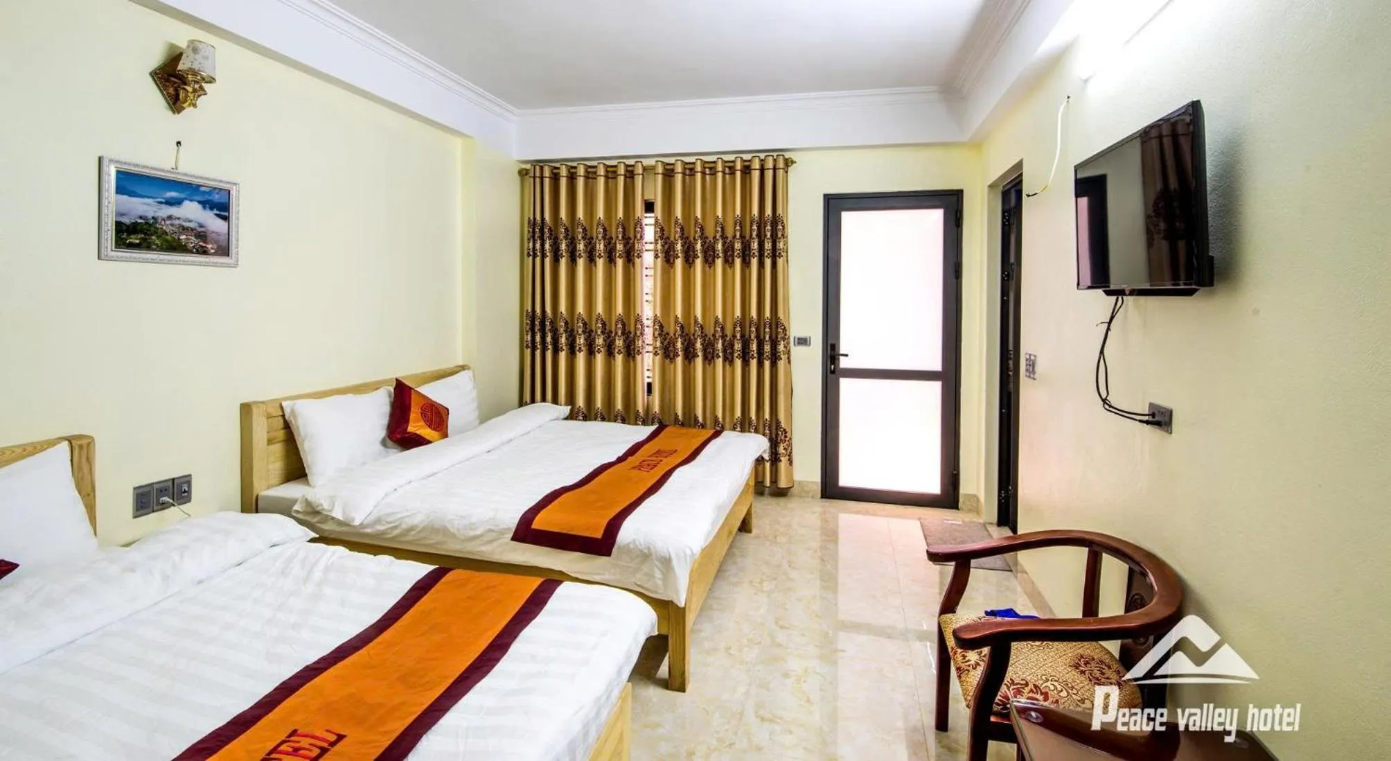 Bed in SaPa Peace Valley hotel